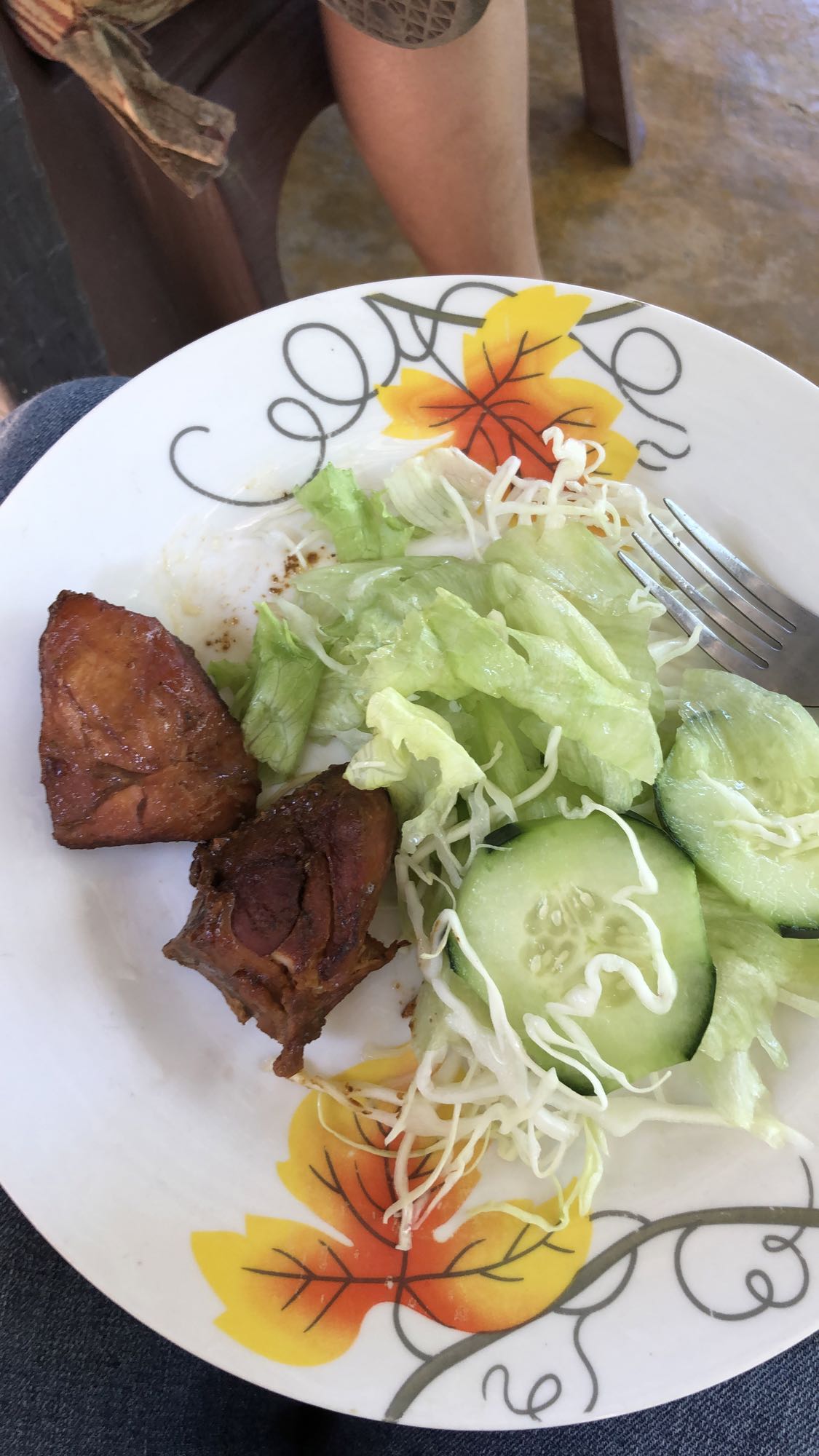 Pollo con ensalada fresca