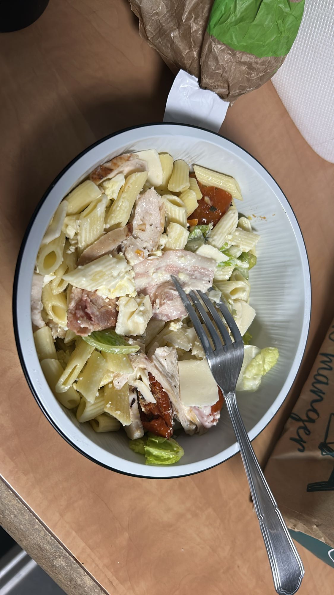 Salade pâtes poulet fromage