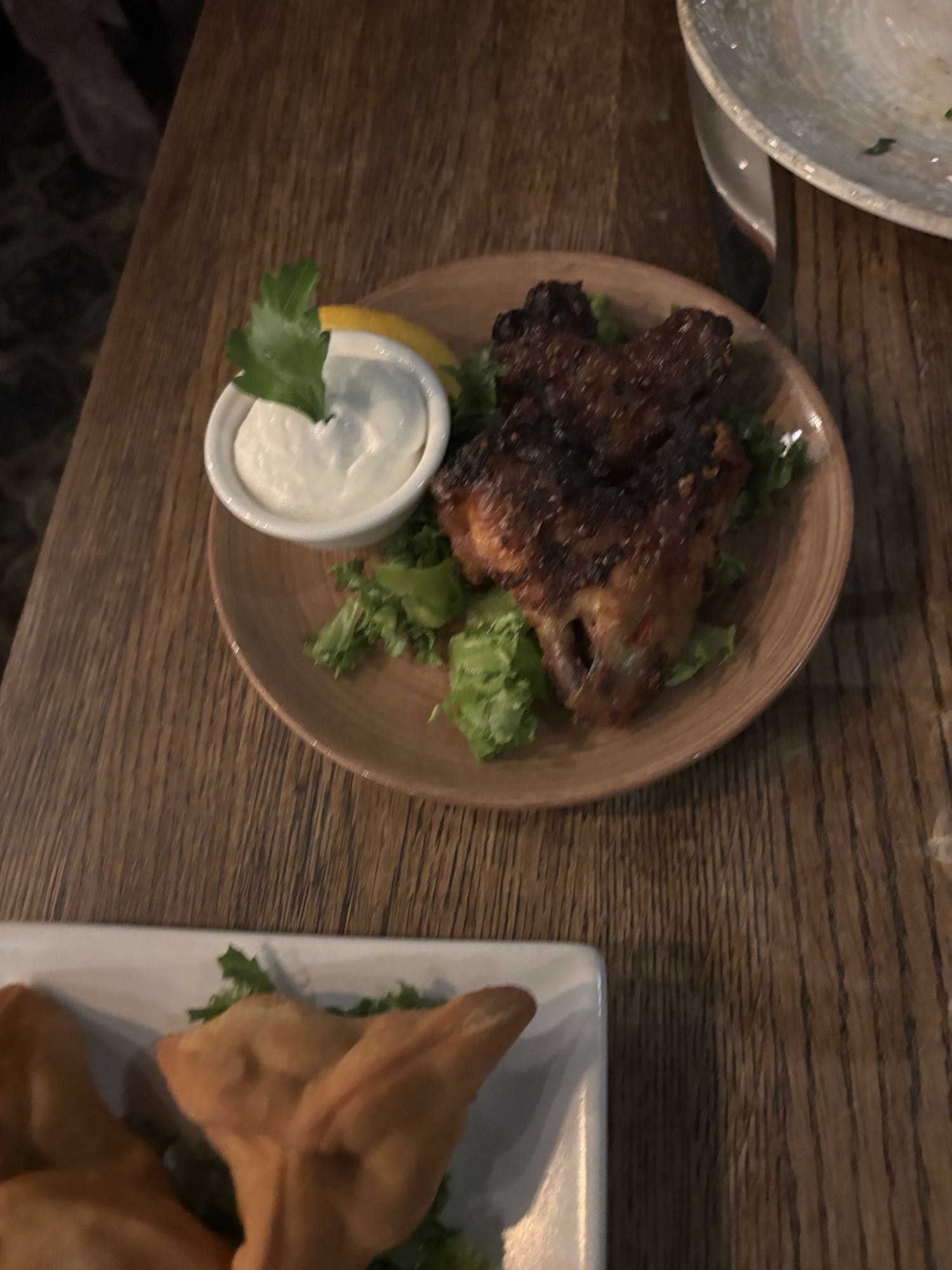 Kycklingvingar med sås