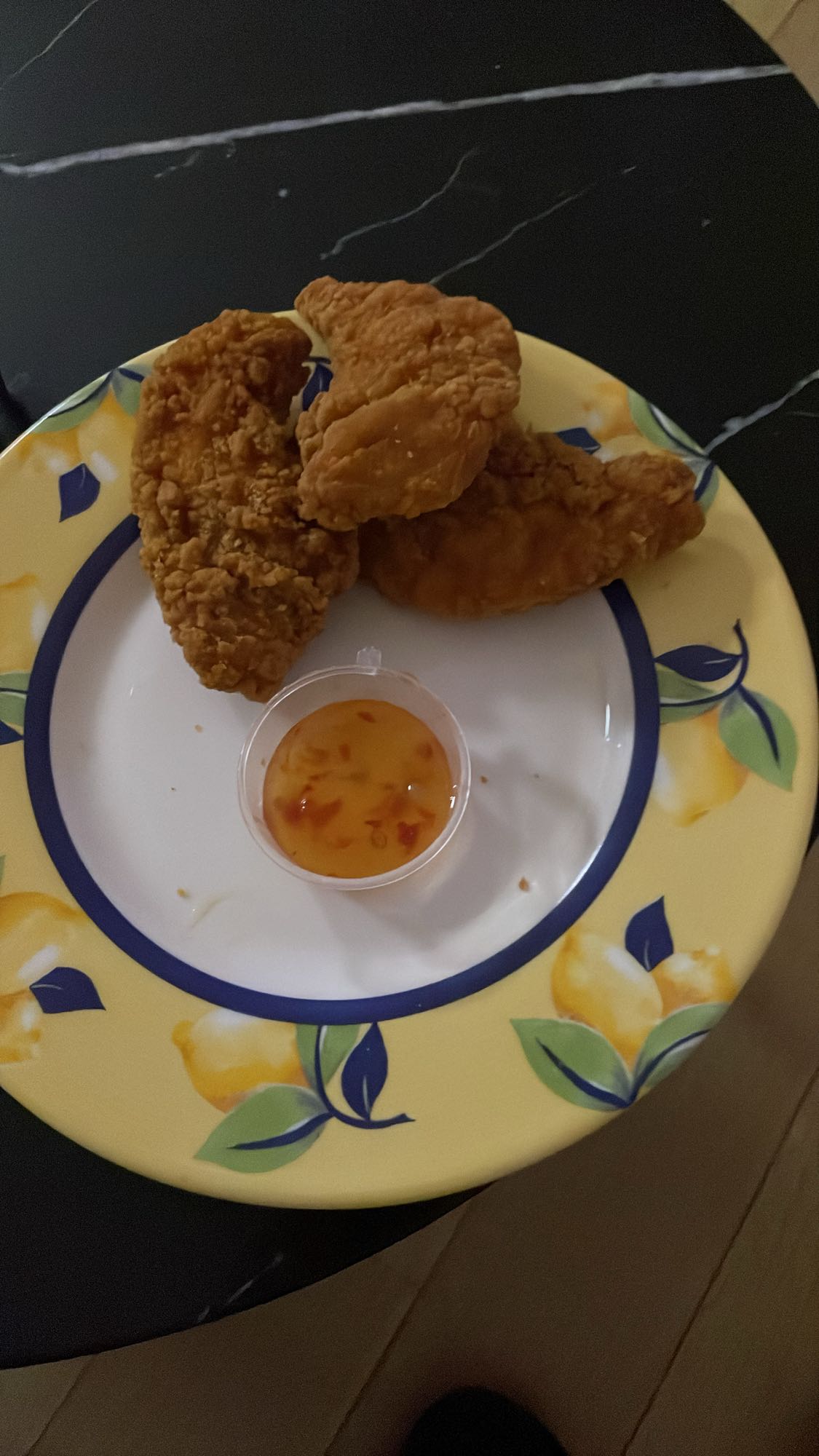 Poulet frit et sauce sucrée