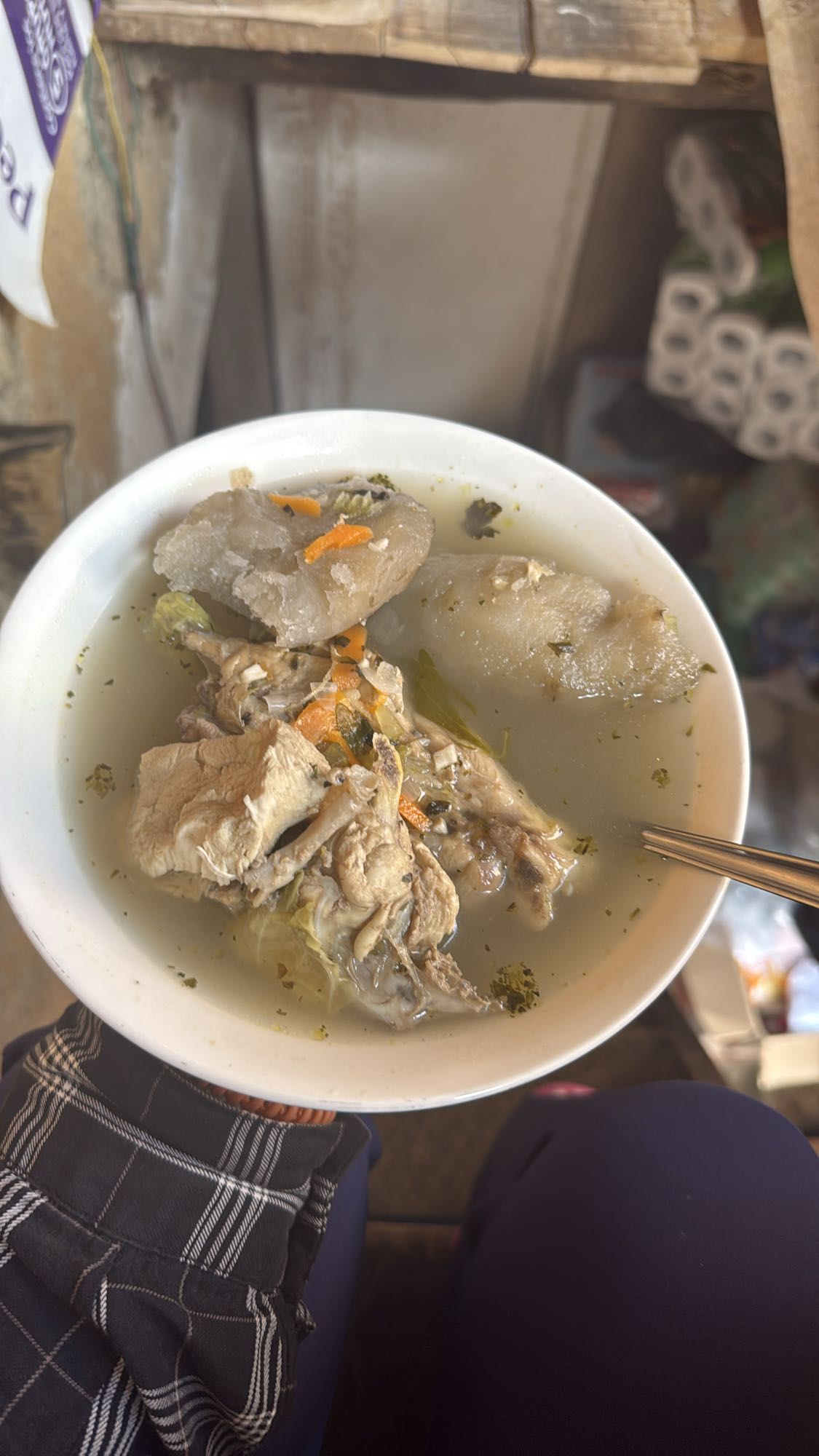 sopa de pollo con yuca