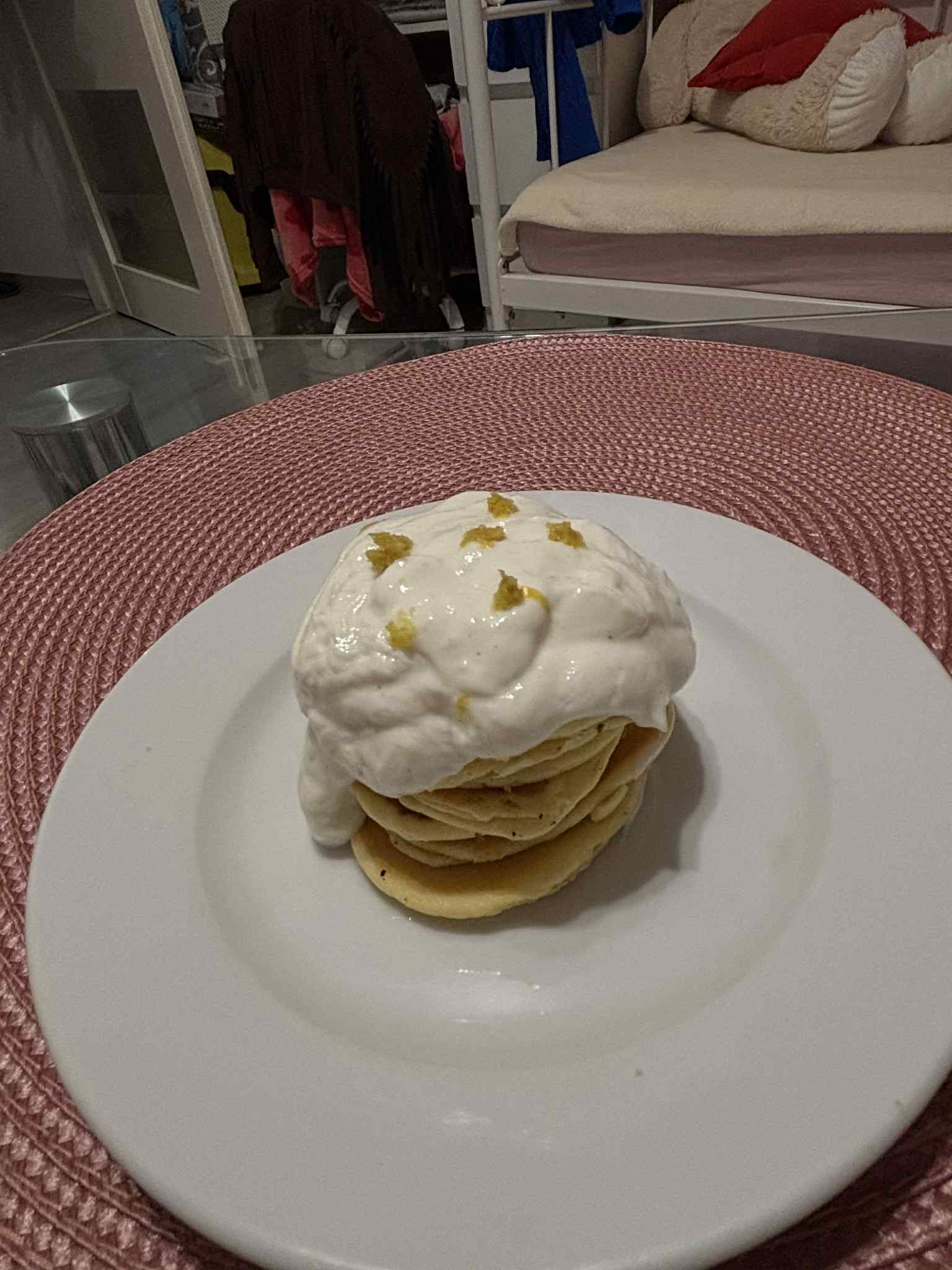 Pancakes with cream