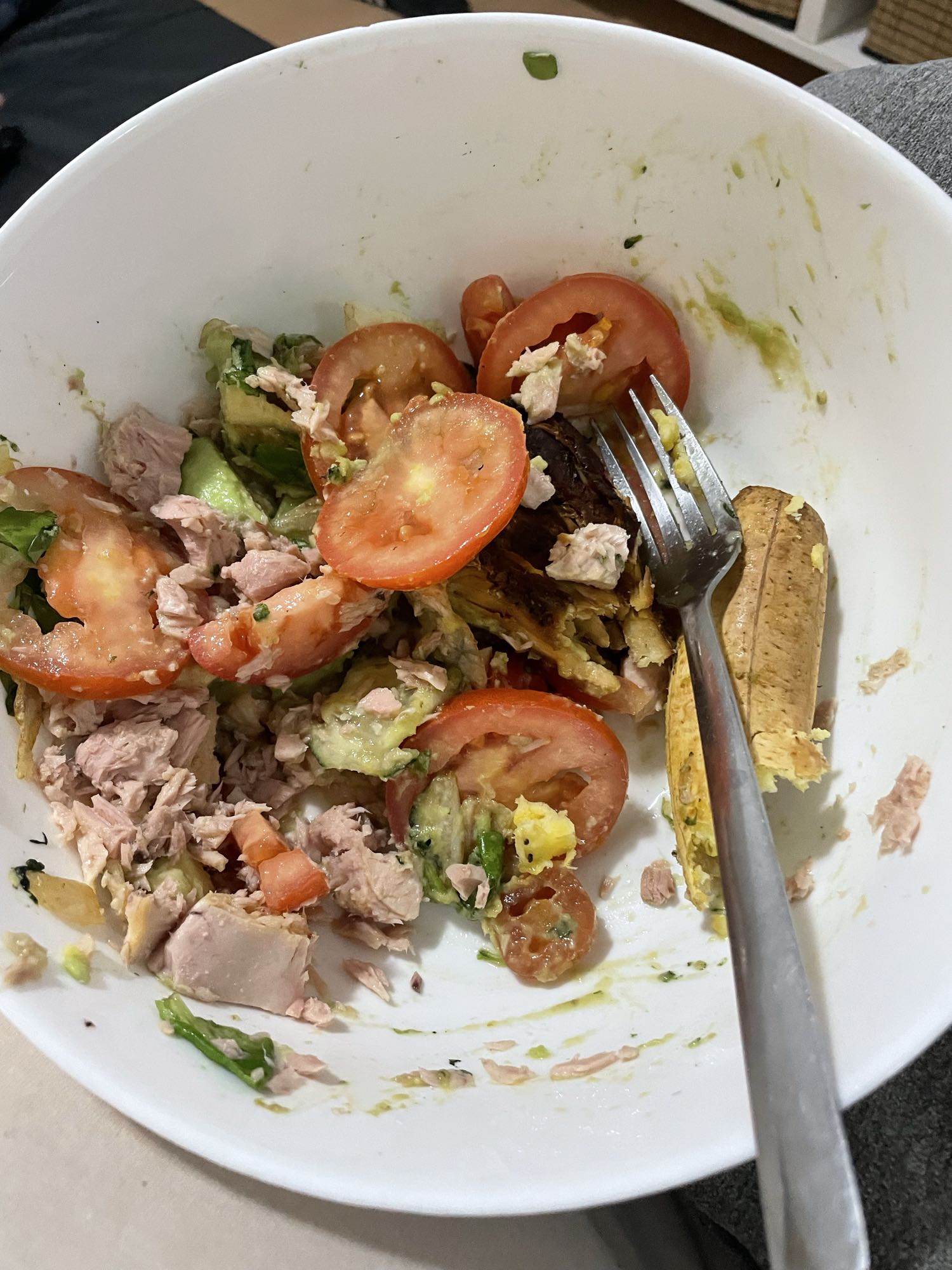 ensalada de atún y vegetales