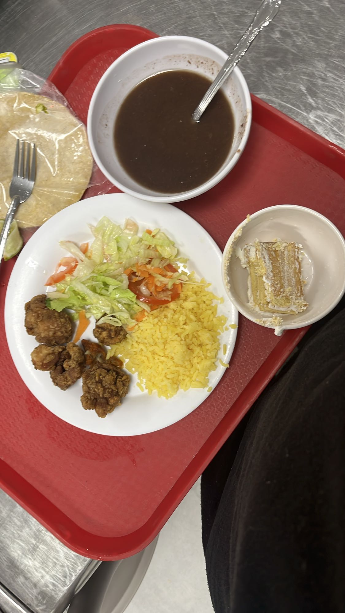 Almuerzo variado con pastel