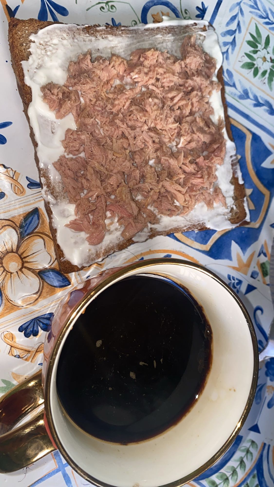 Tartine thon et café