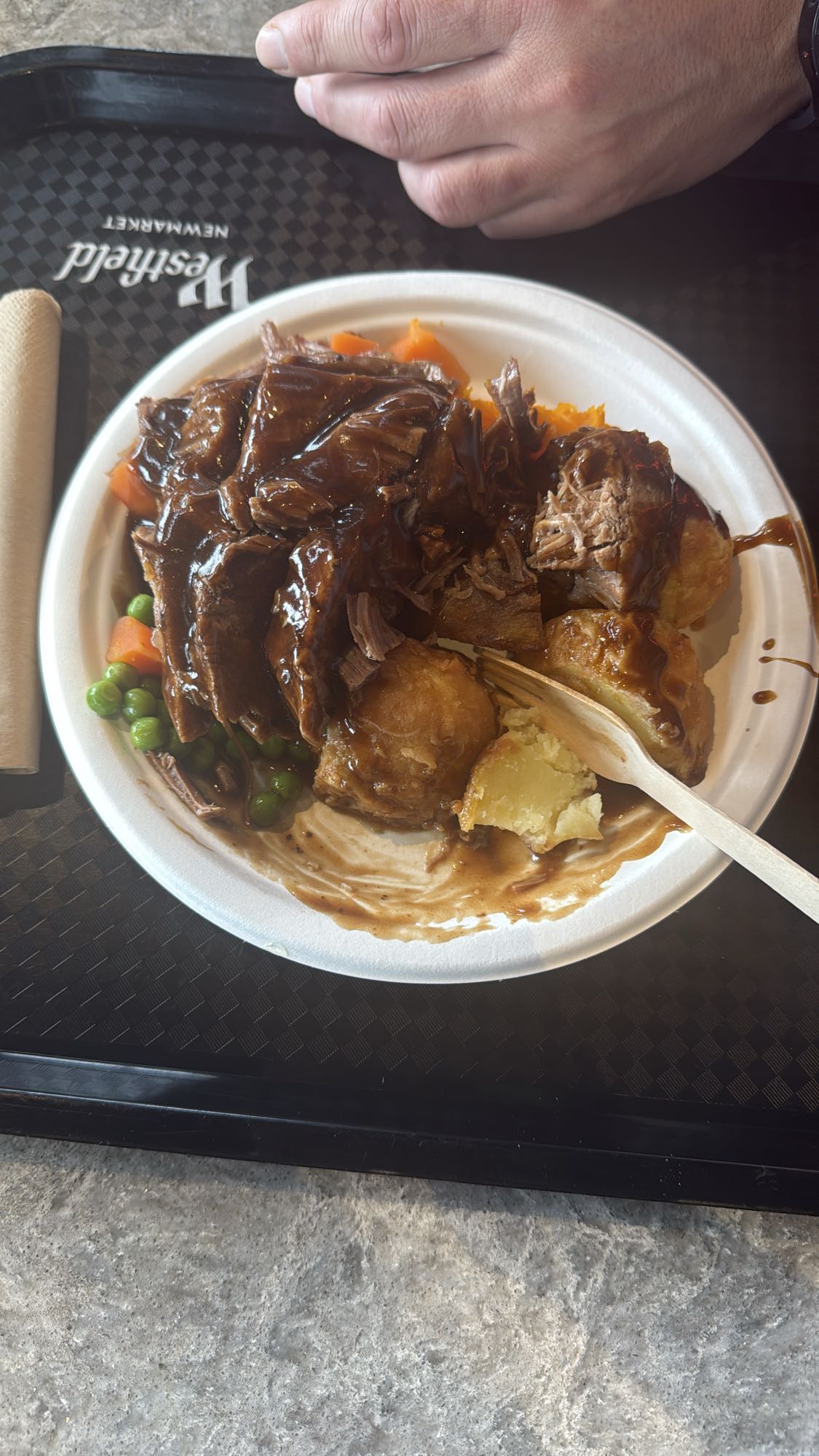 Roast beef with veg & potatoes