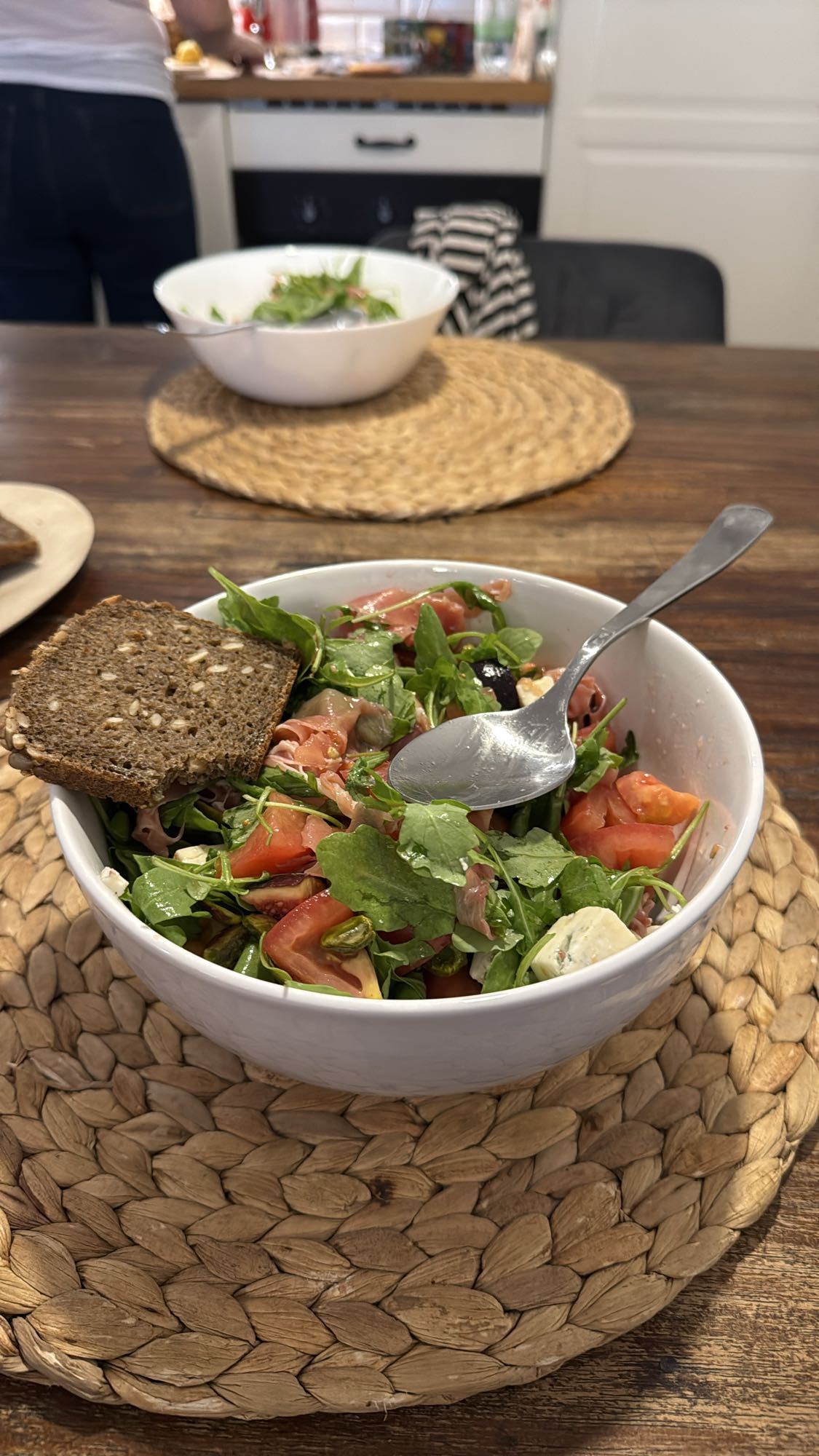 Sałatka z rukolą i szynką