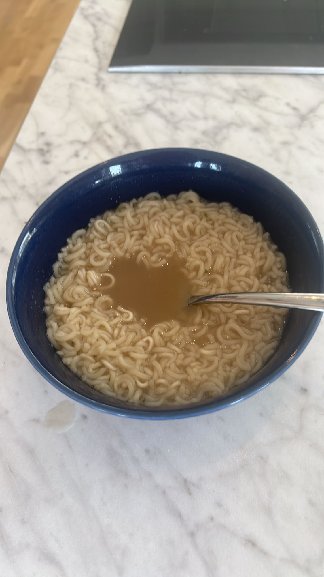 Snabbnudlar i buljong