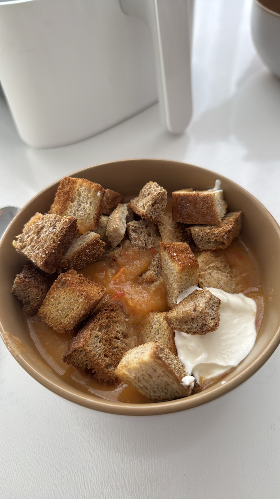 Supă cremă cu crutoane