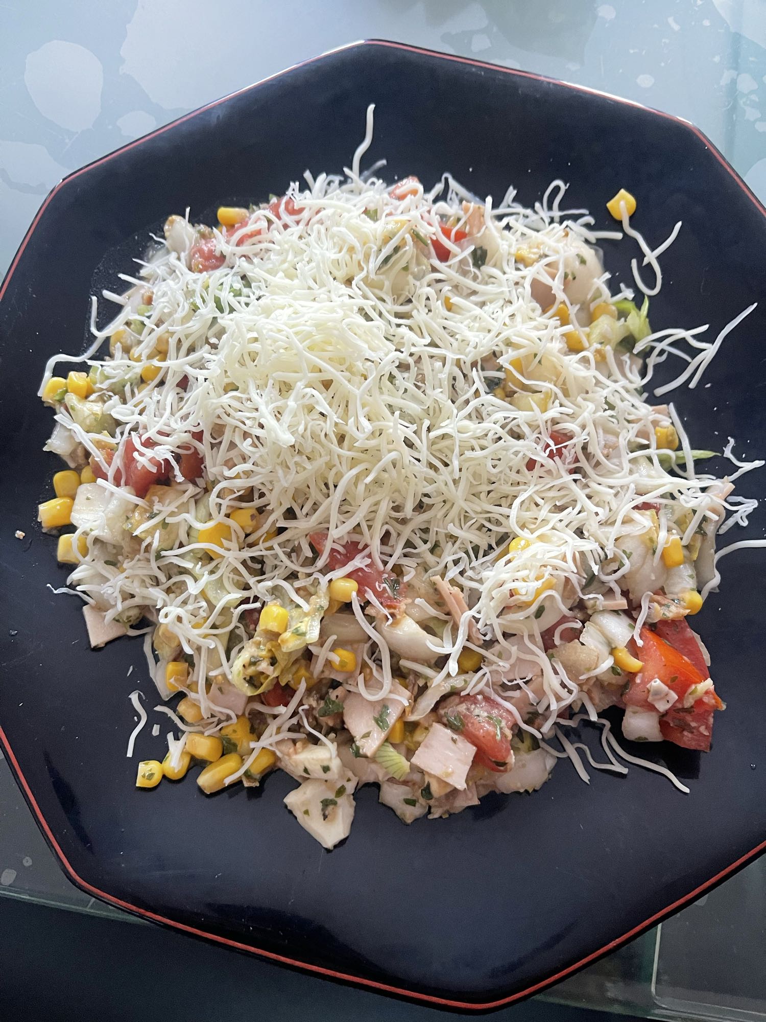 Salade au fromage râpé