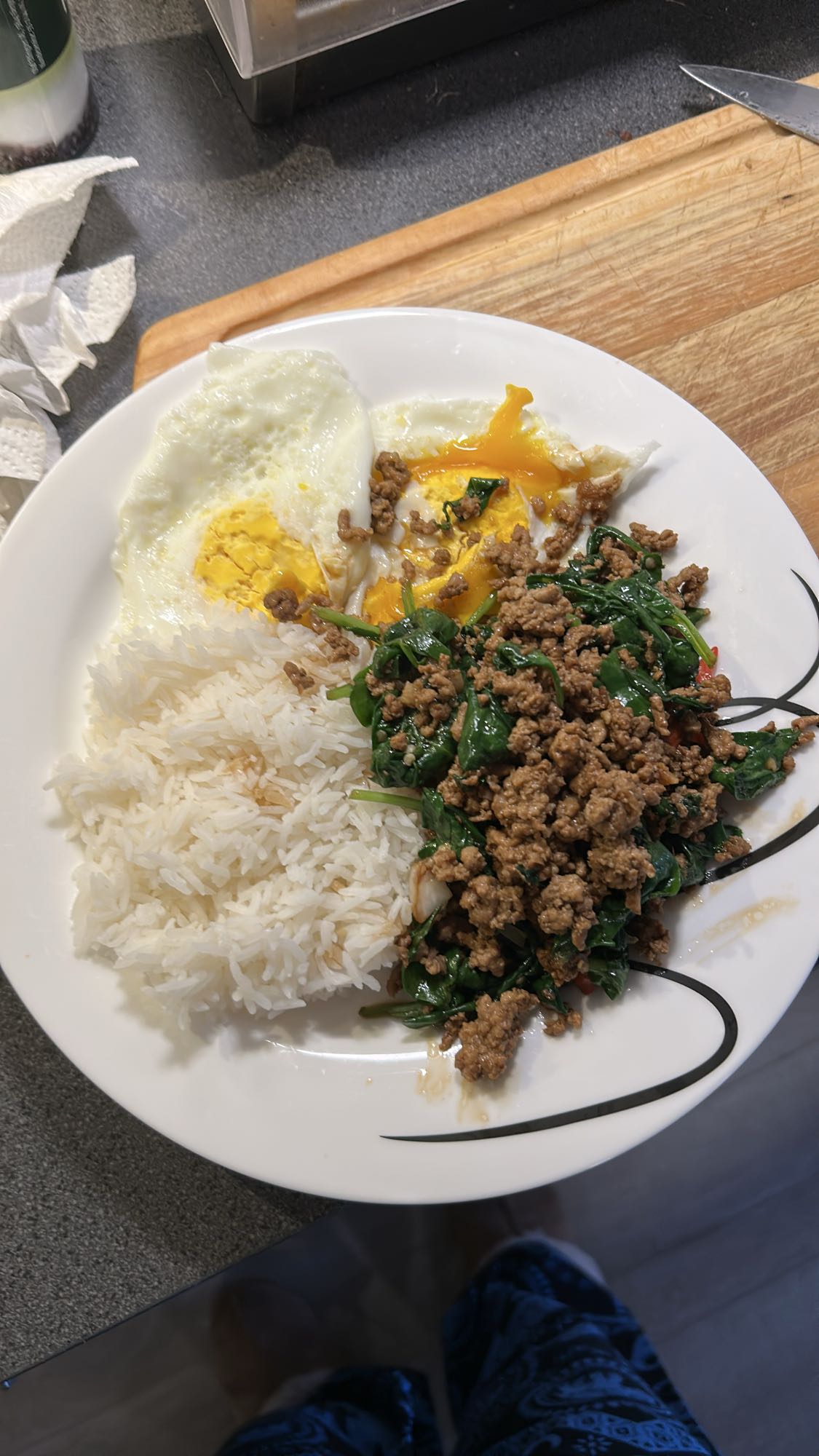 Stekt ris med kjøtt og egg