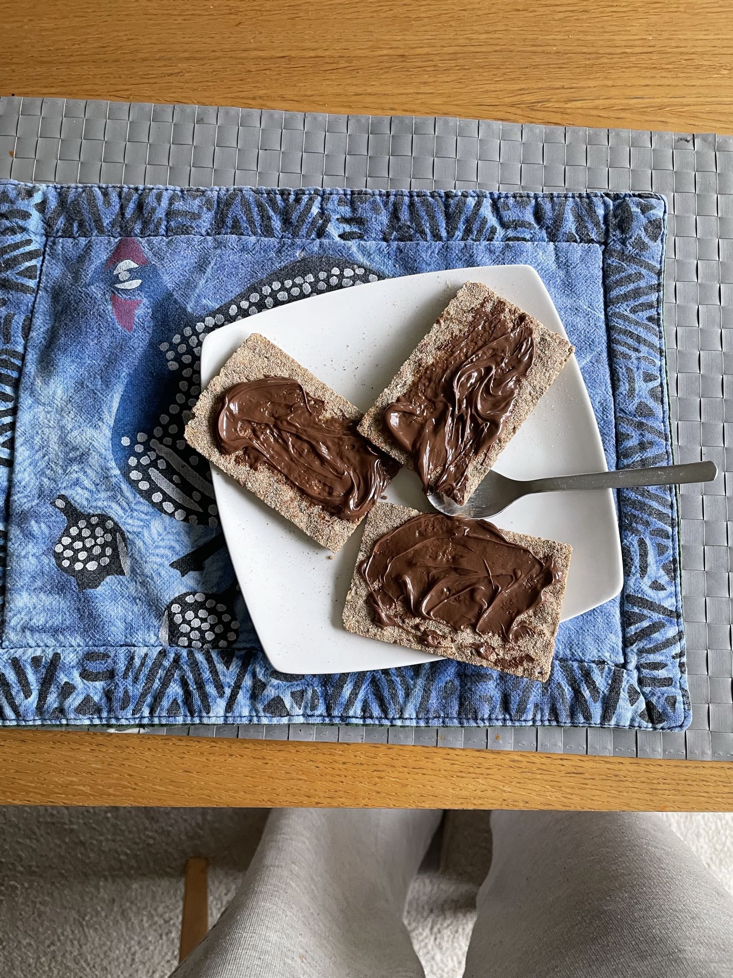 Pieczywo chrupkie z kremem czekoladowym