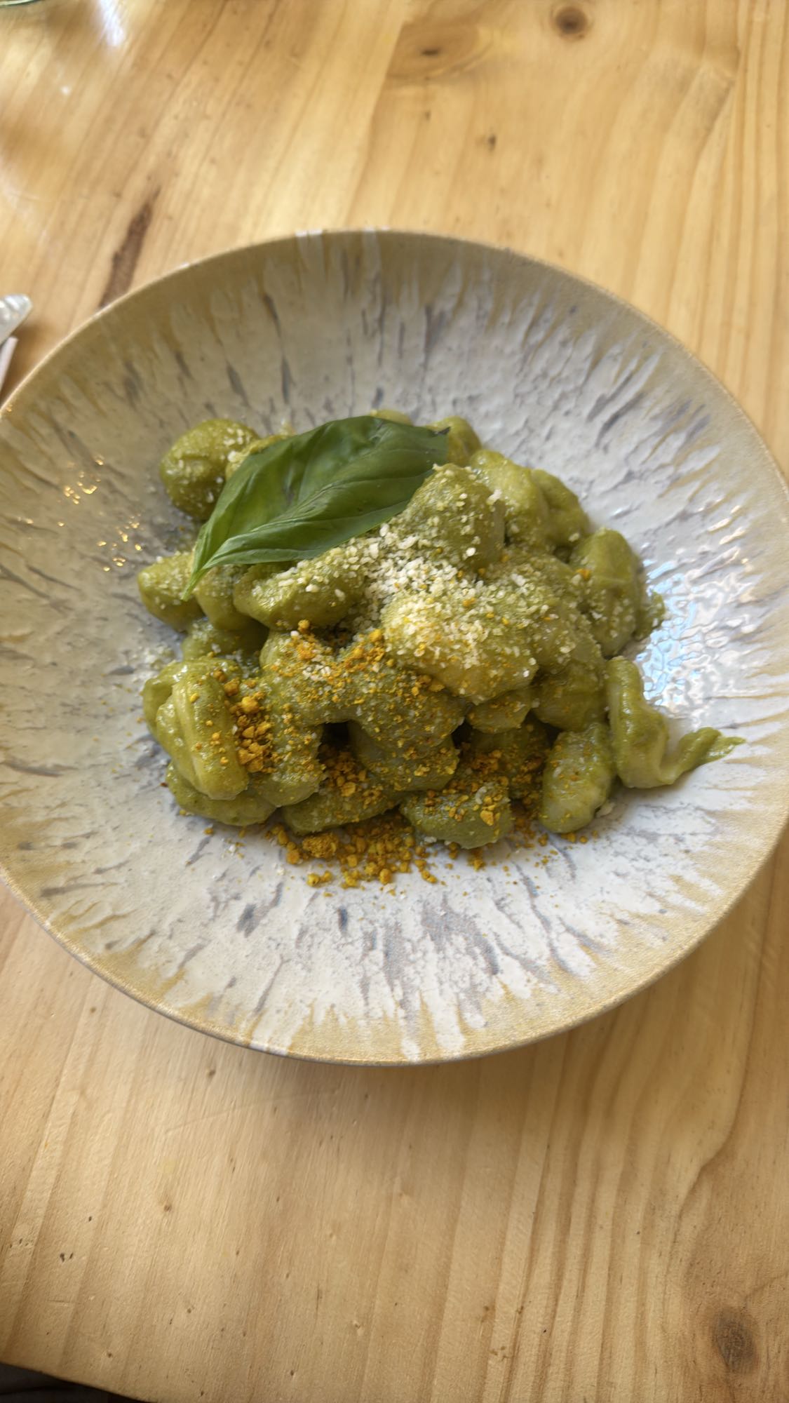 Ñoquis de patata al pesto