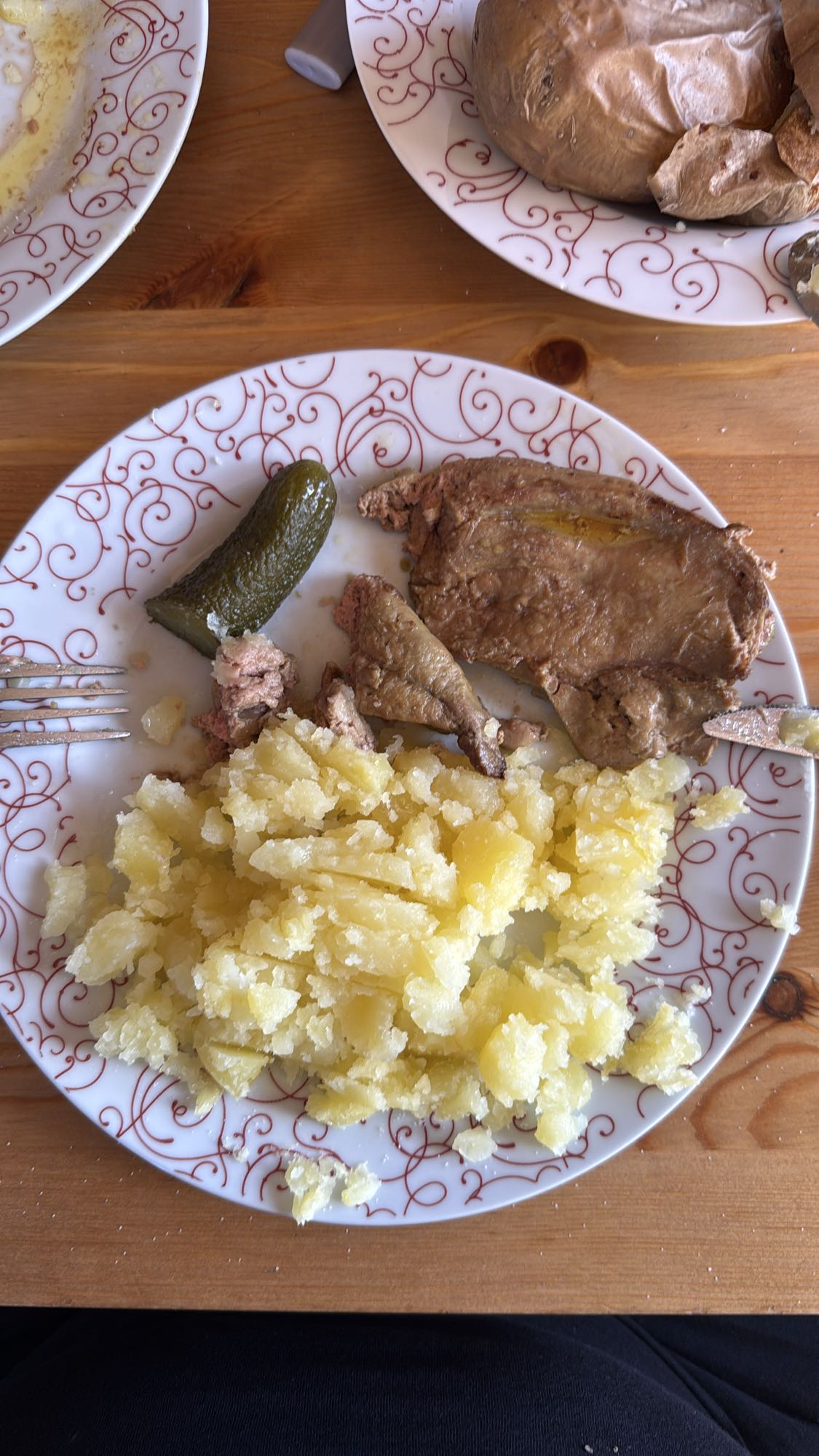 Cartofi cu carne și murătură