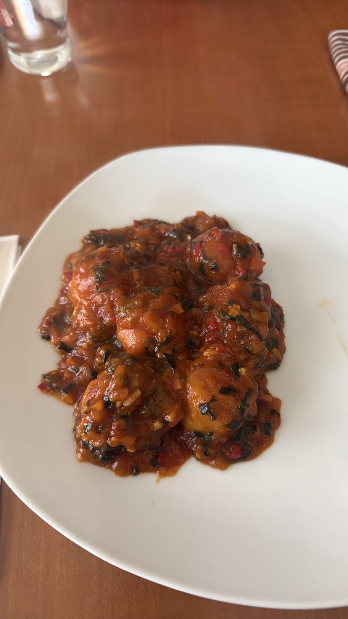 albóndigas en salsa roja