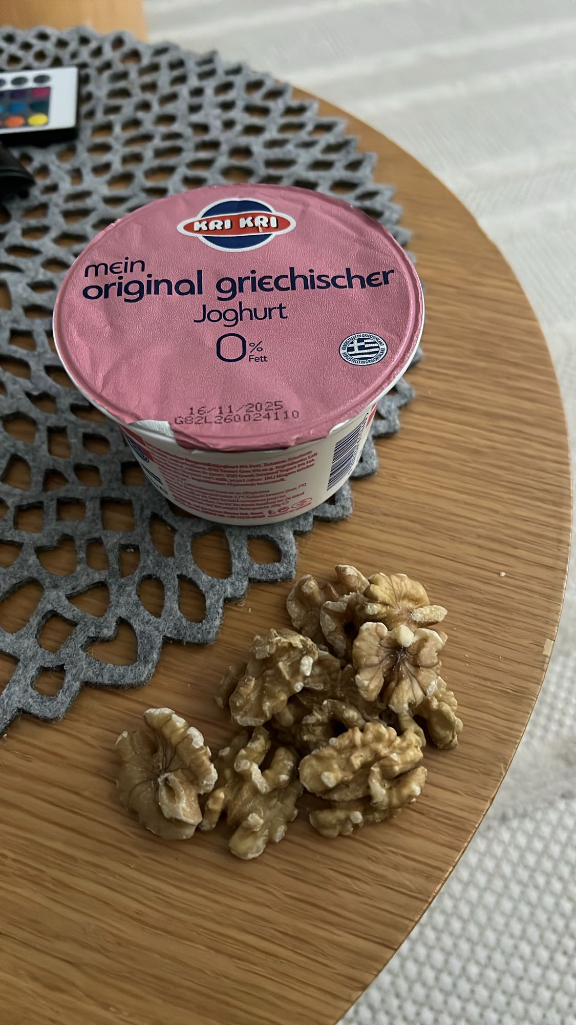Jogurt z orzechami