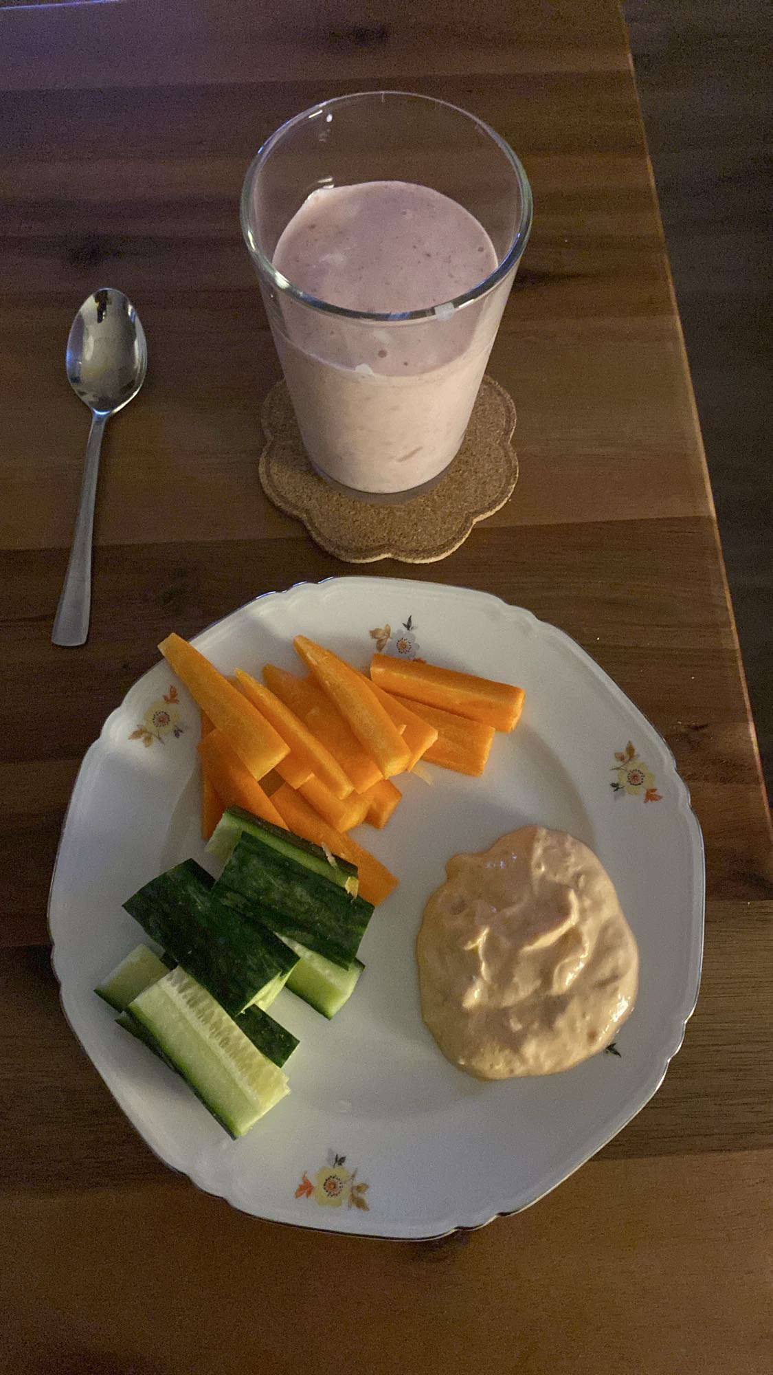 Grönsaker med dipp & smoothie