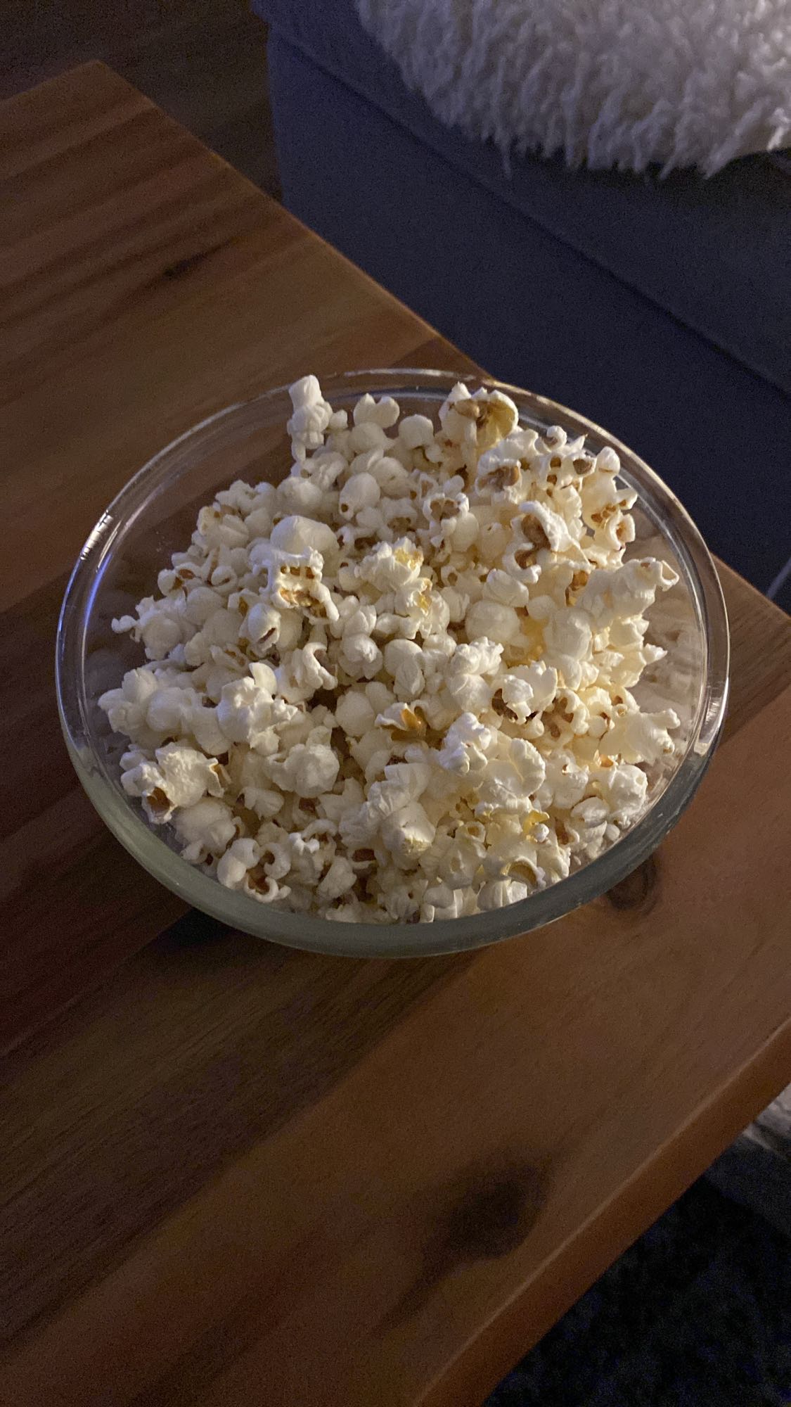 Skål med popcorn