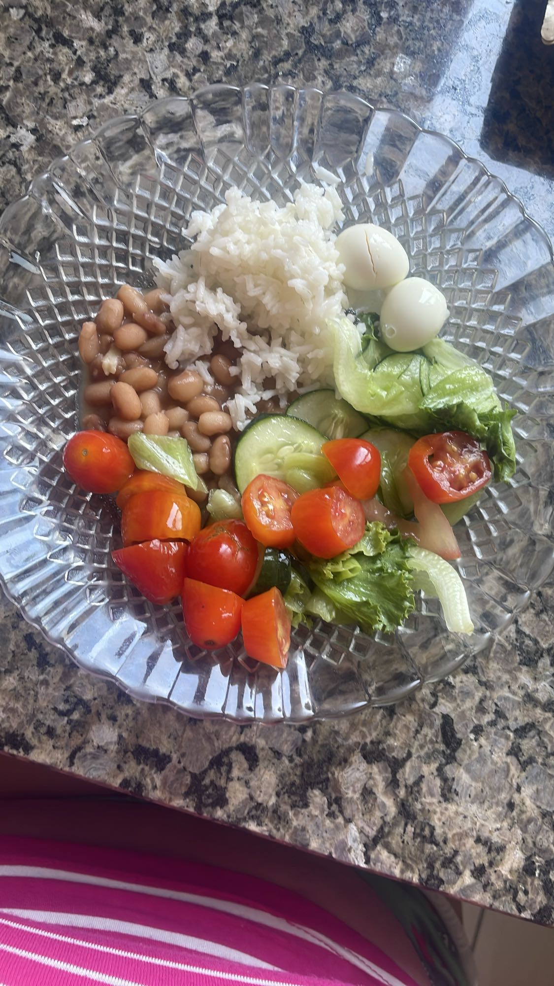 Arroz, feijão e salada