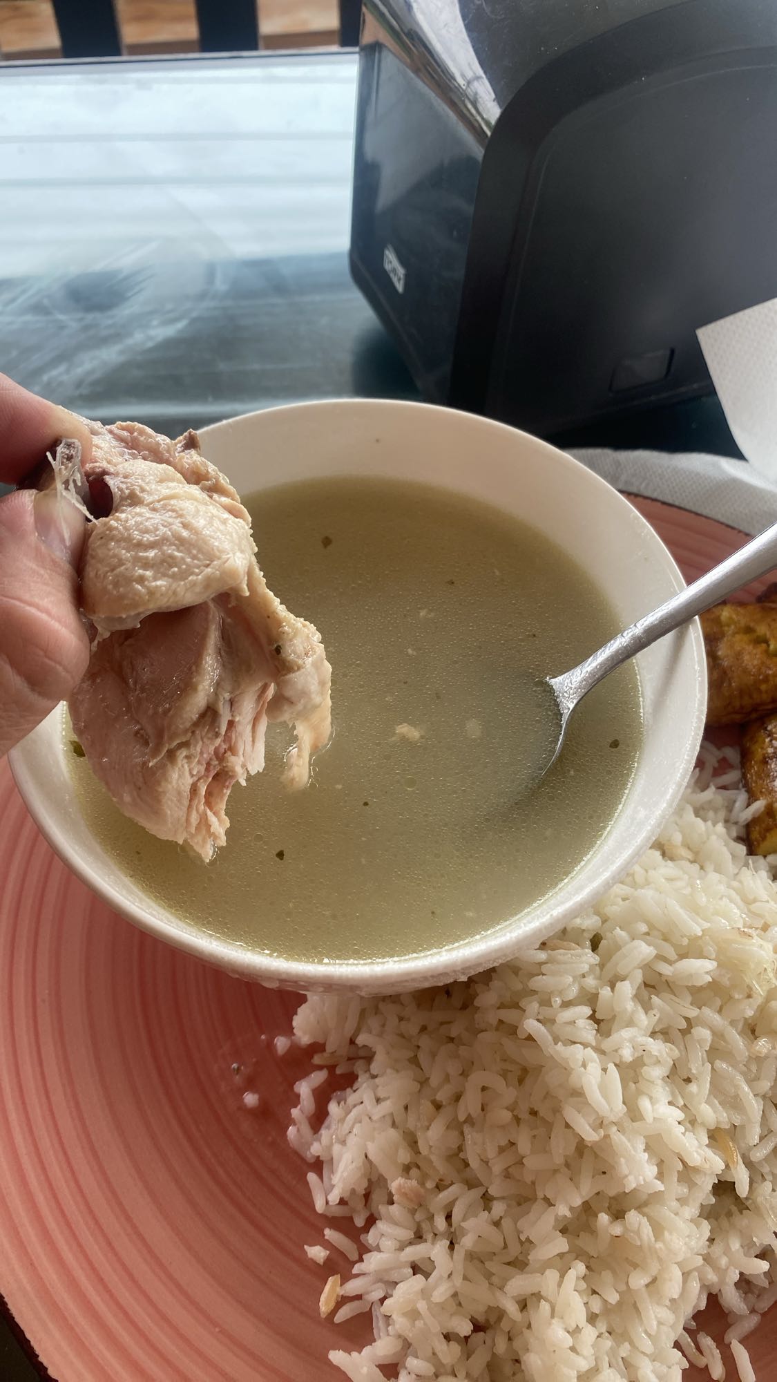 Sopa con arroz y plátano