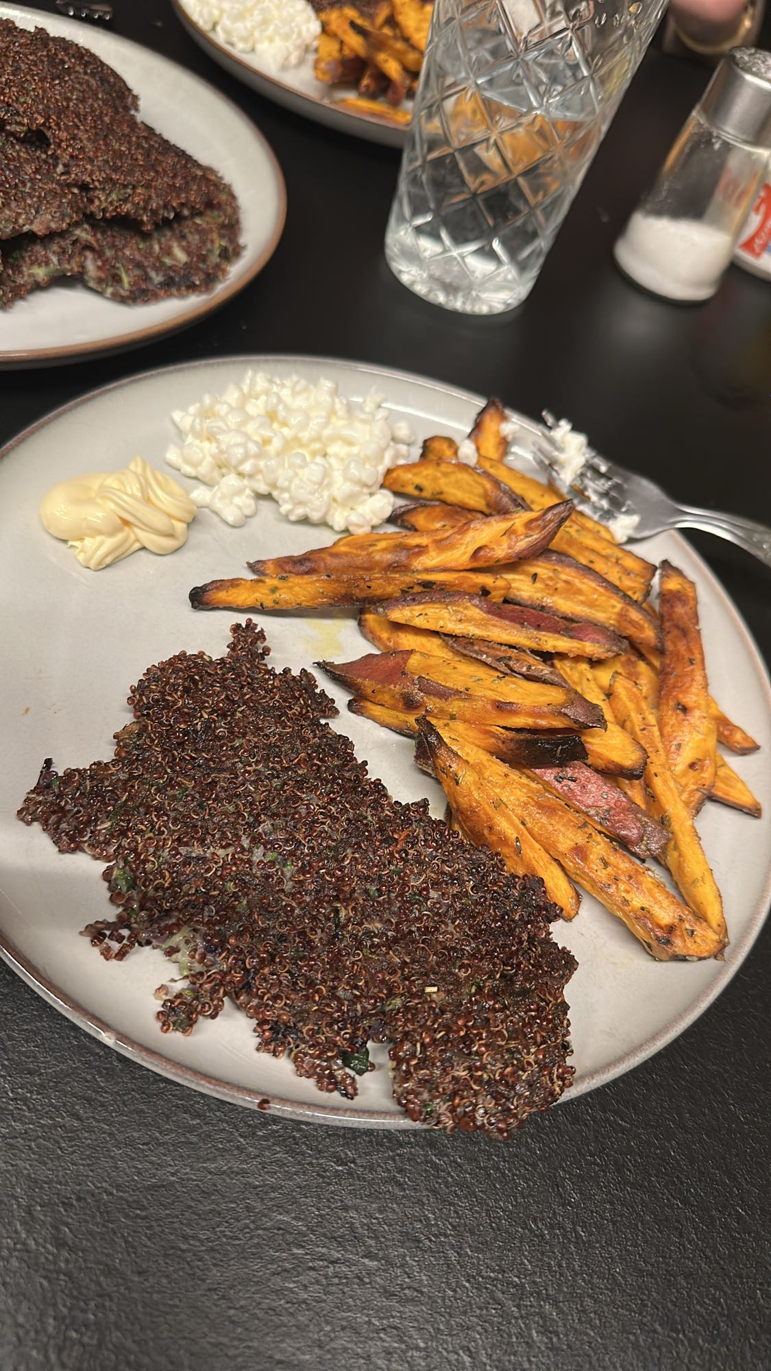 Quinoa rösti met zoete friet