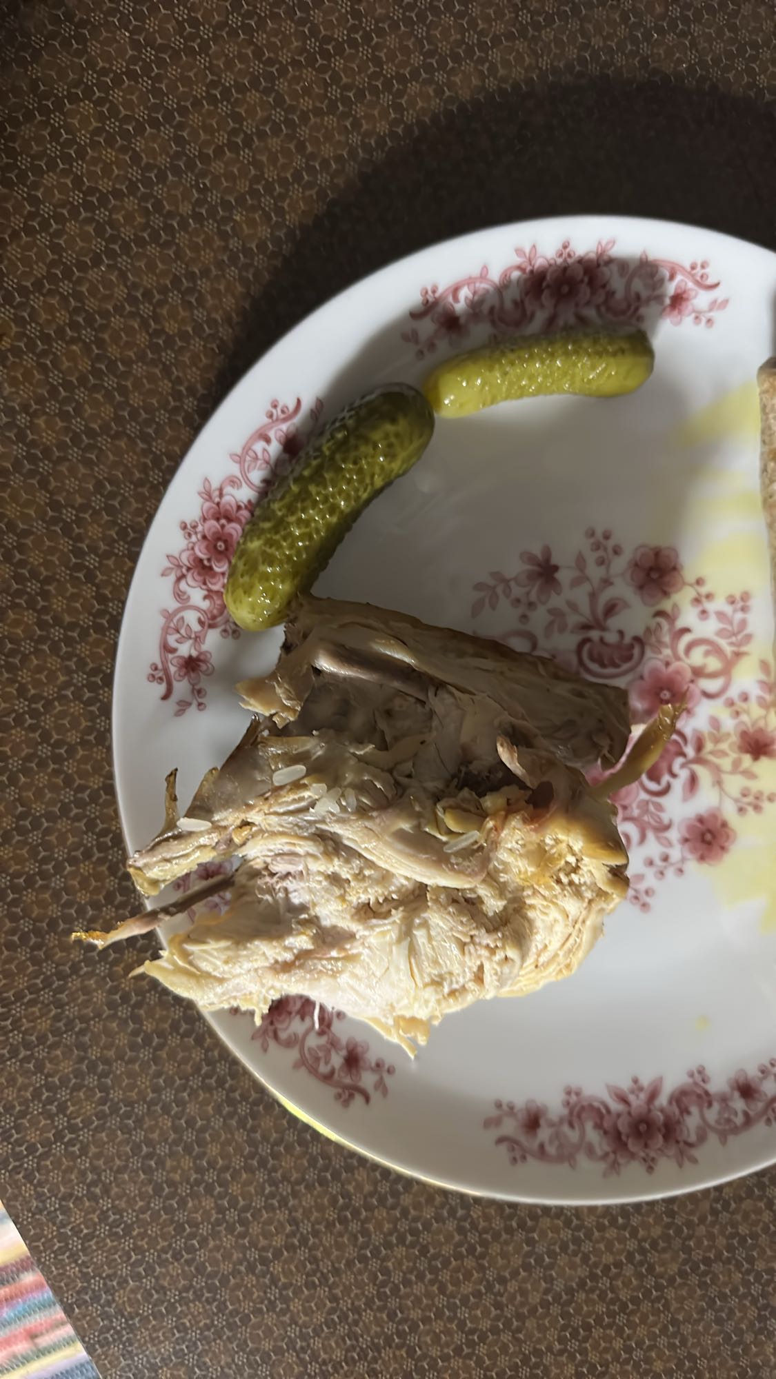 Tavuk ve turşu tabağı