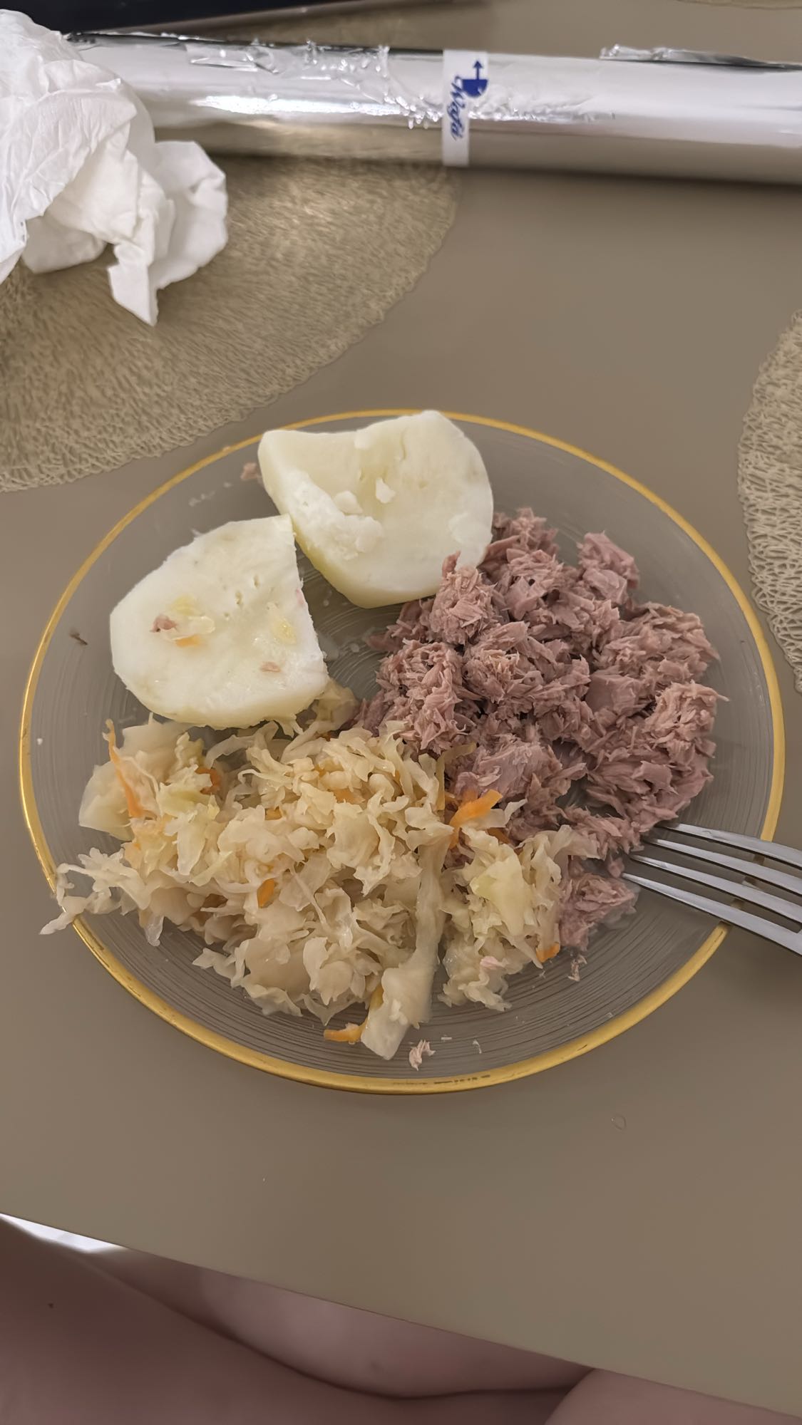 Тунец с овощами