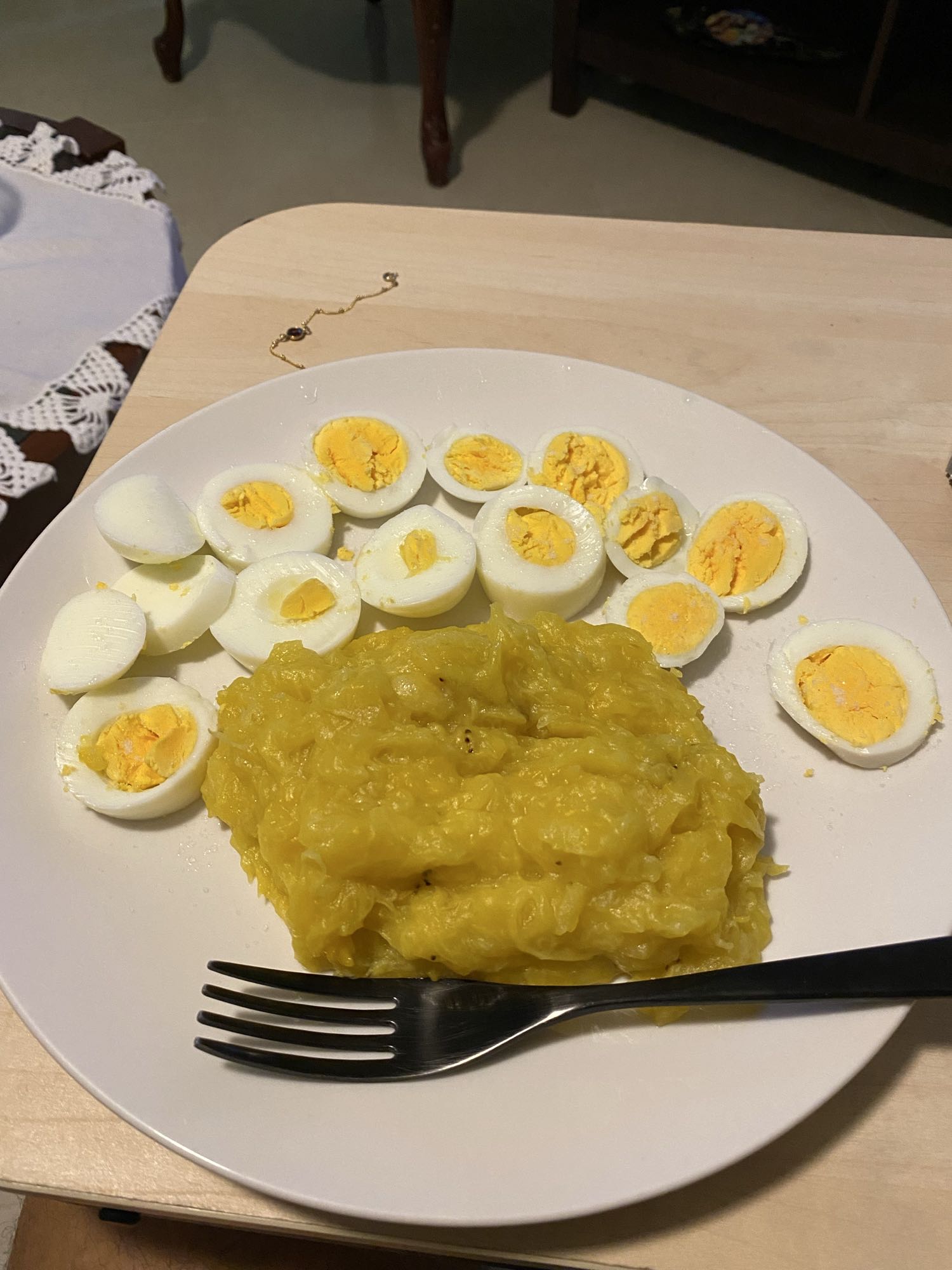 Huevos con plátano maduro