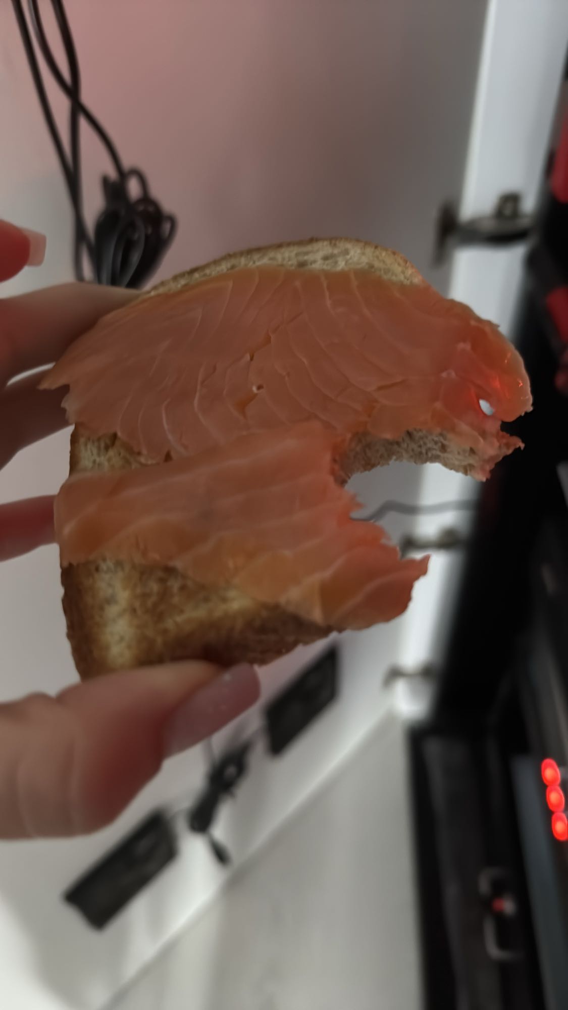 Pâine cu somon afumat