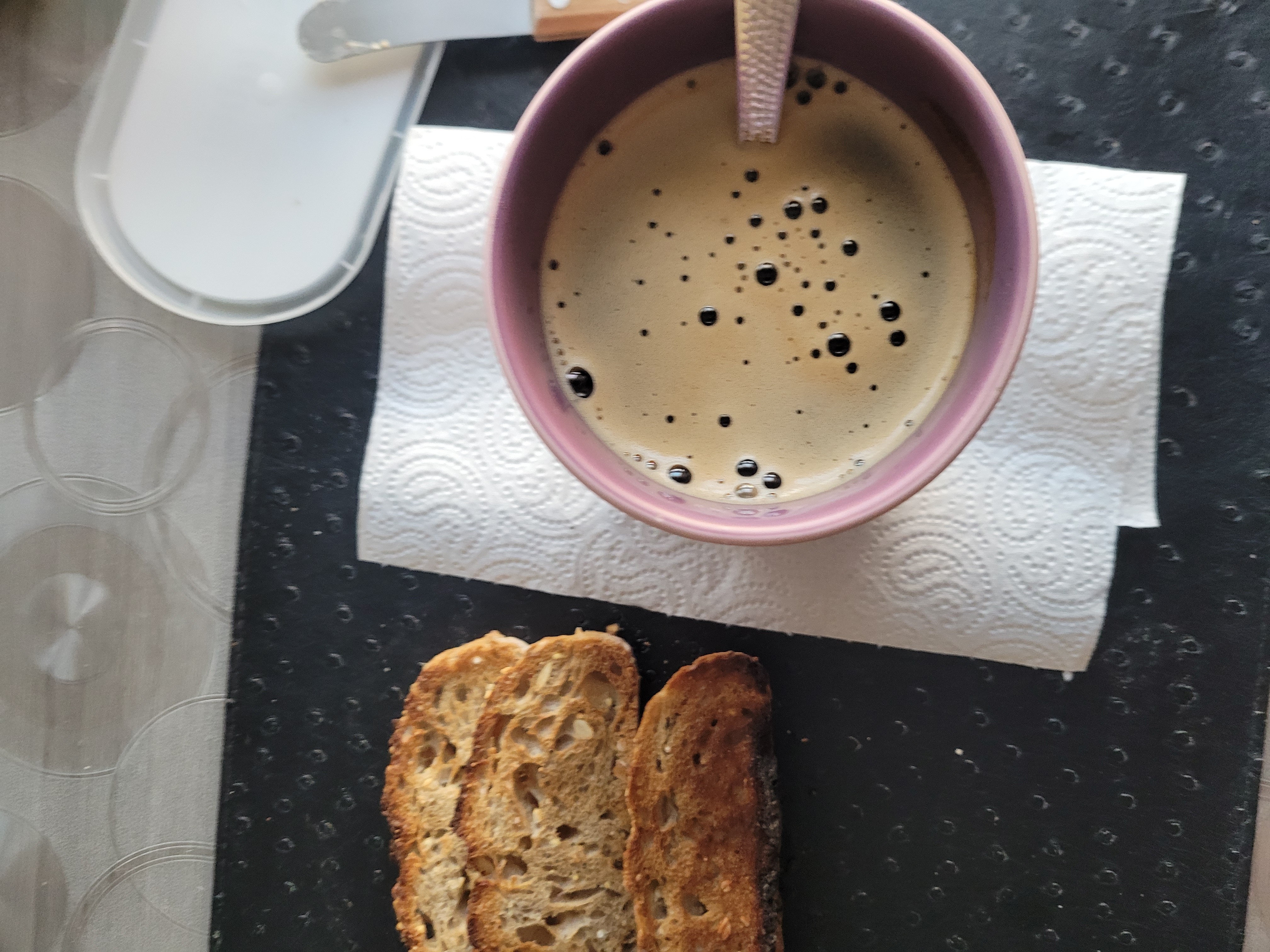 Café et pain grillé