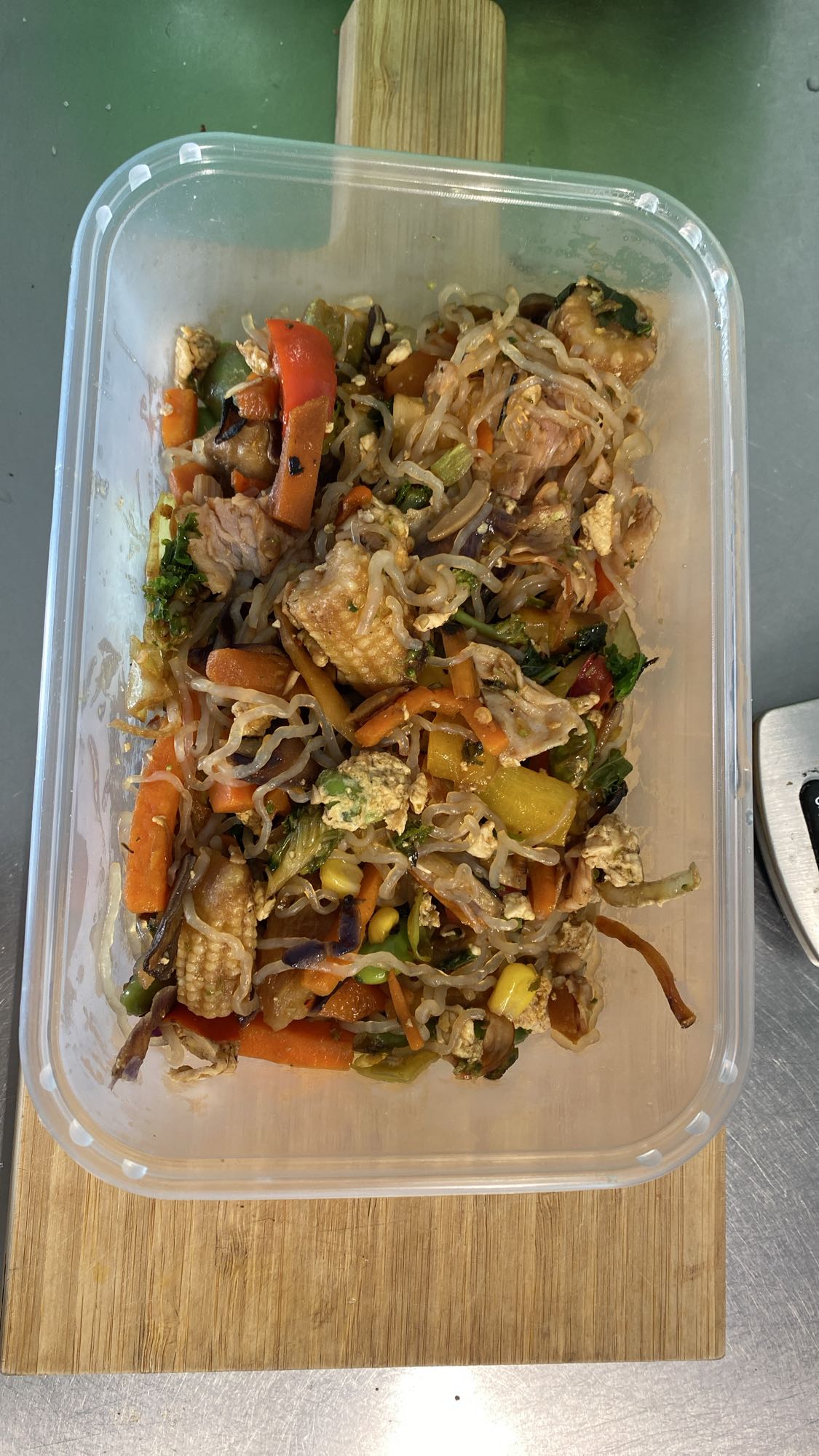 Kalkonwok med shiratakinudlar