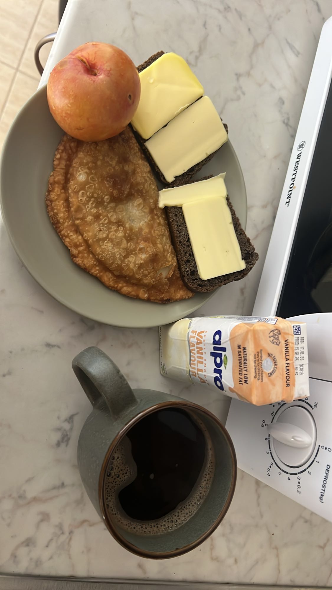 Завтрак с чебуреком