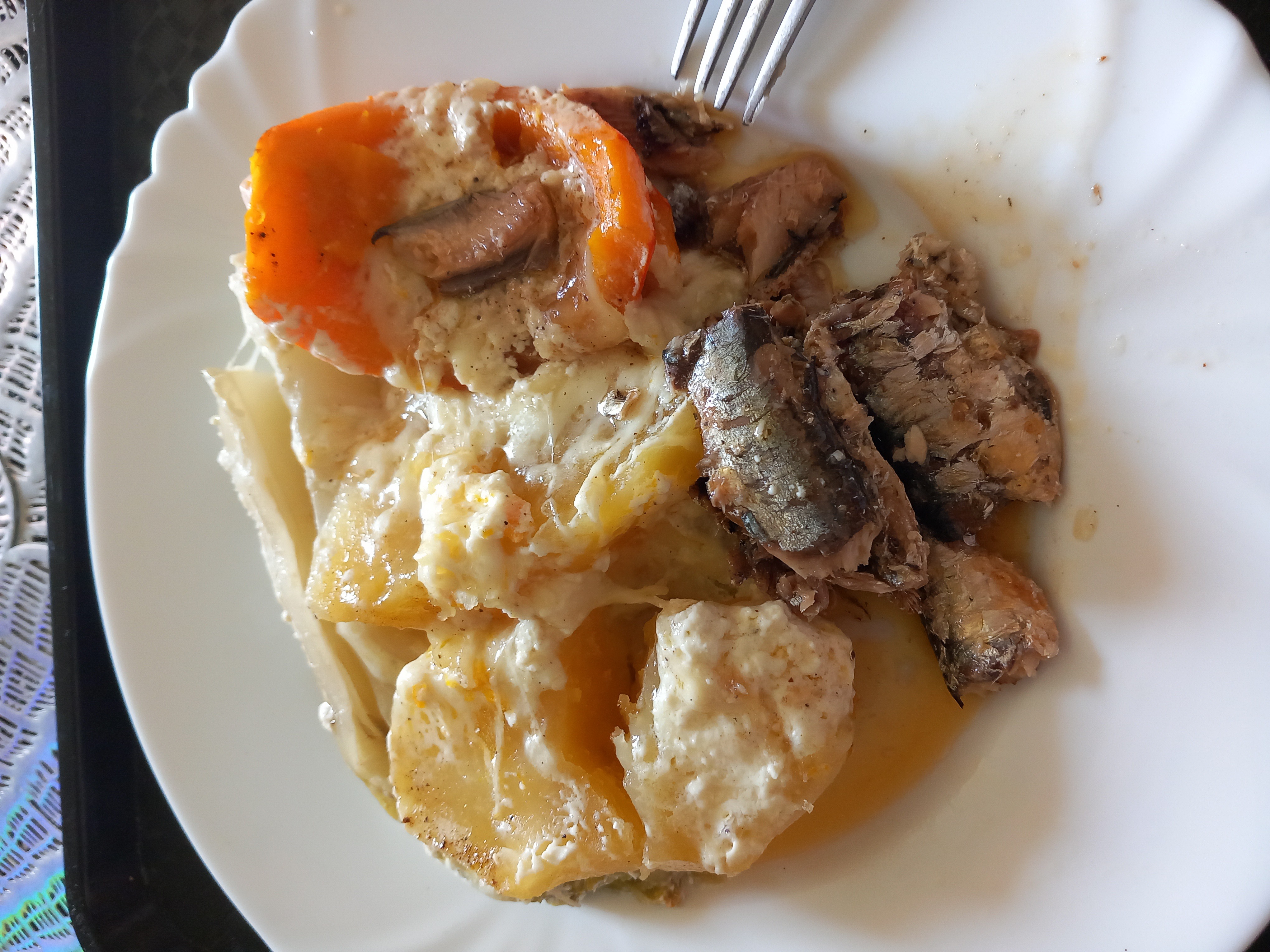 Gratin de pommes de terre et sardines