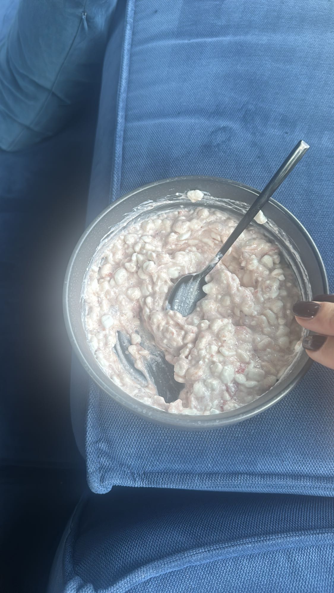 twaróg z jogurtem i truskawkami