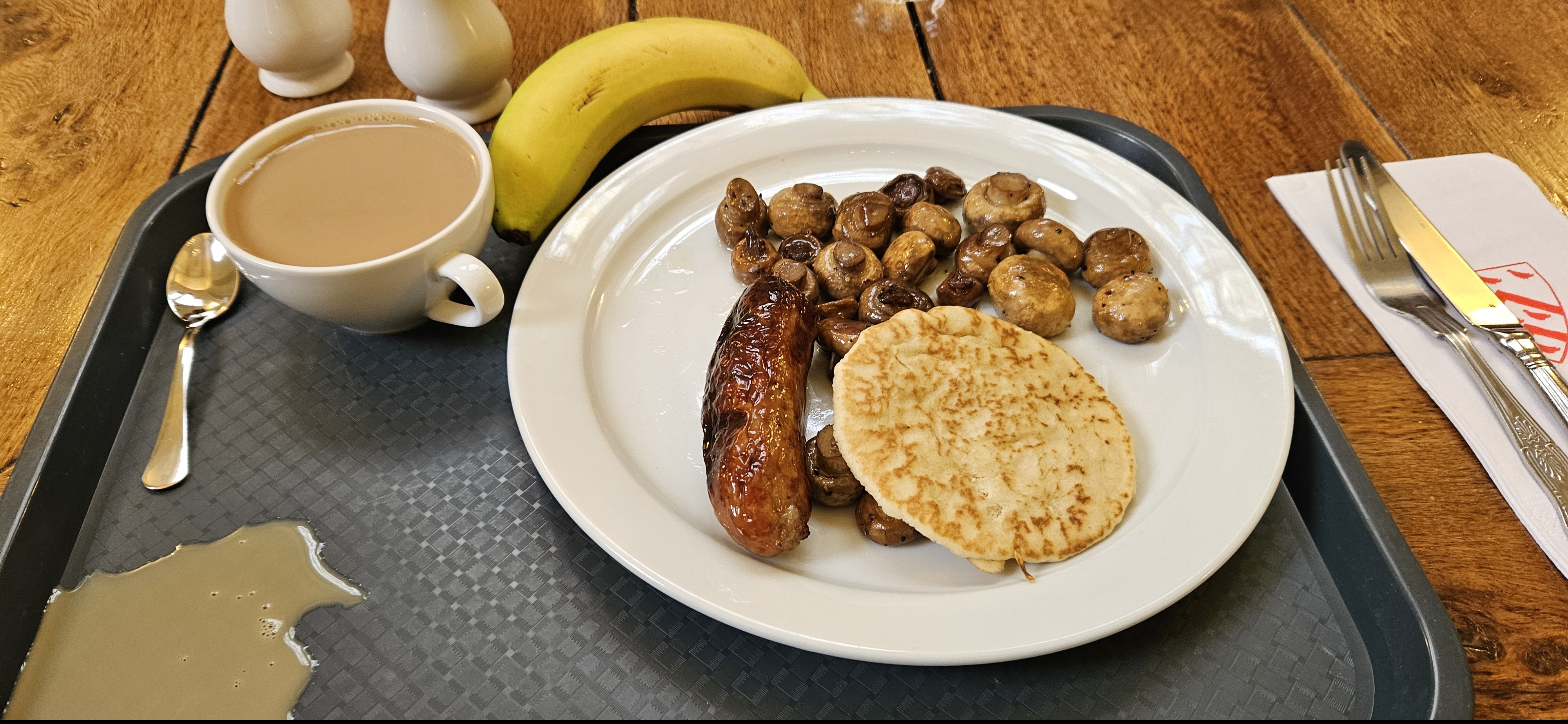Sausage, mushrooms, bread, tea