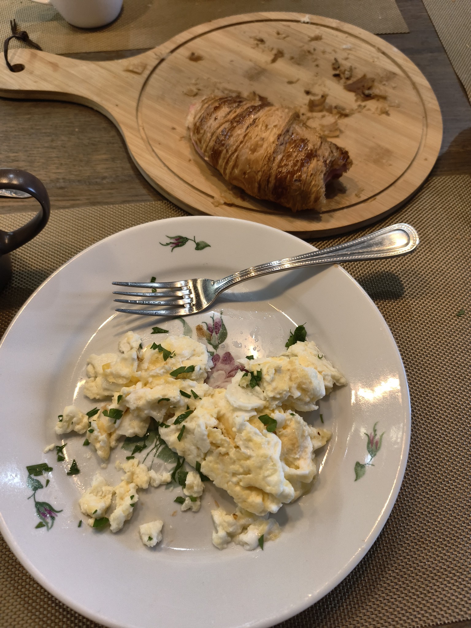 Scrambled Eggs & Croissant