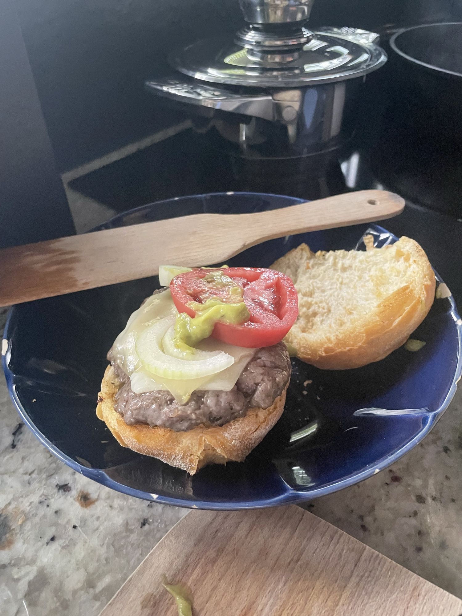 Domowy burger z warzywami