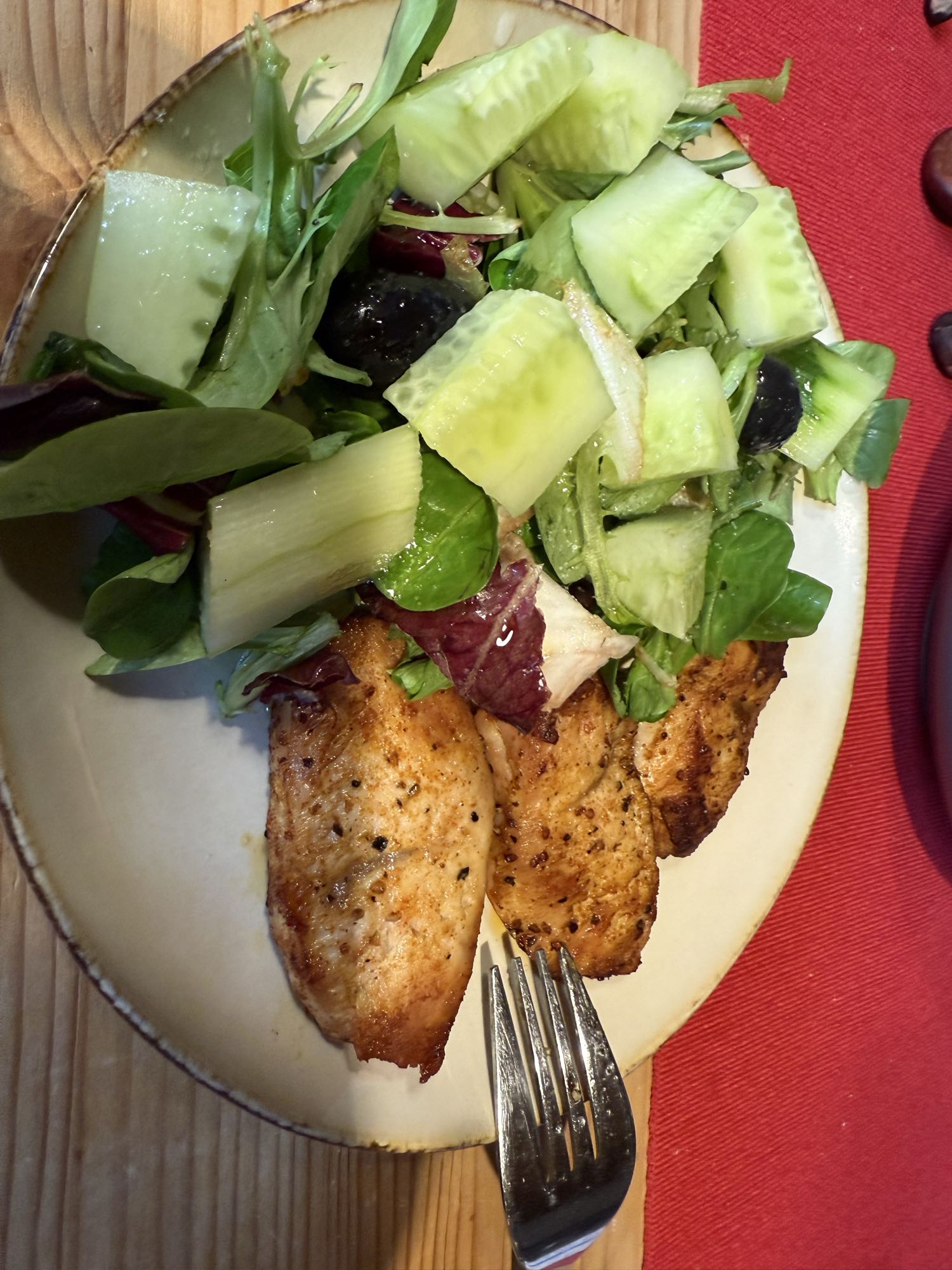 Izgara Tavuk ve Salata