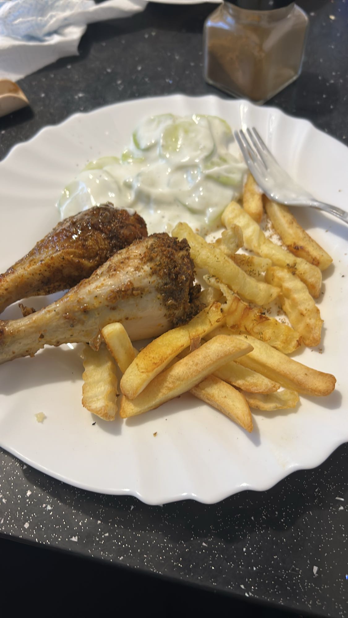 Udka z frytkami i tzatziki