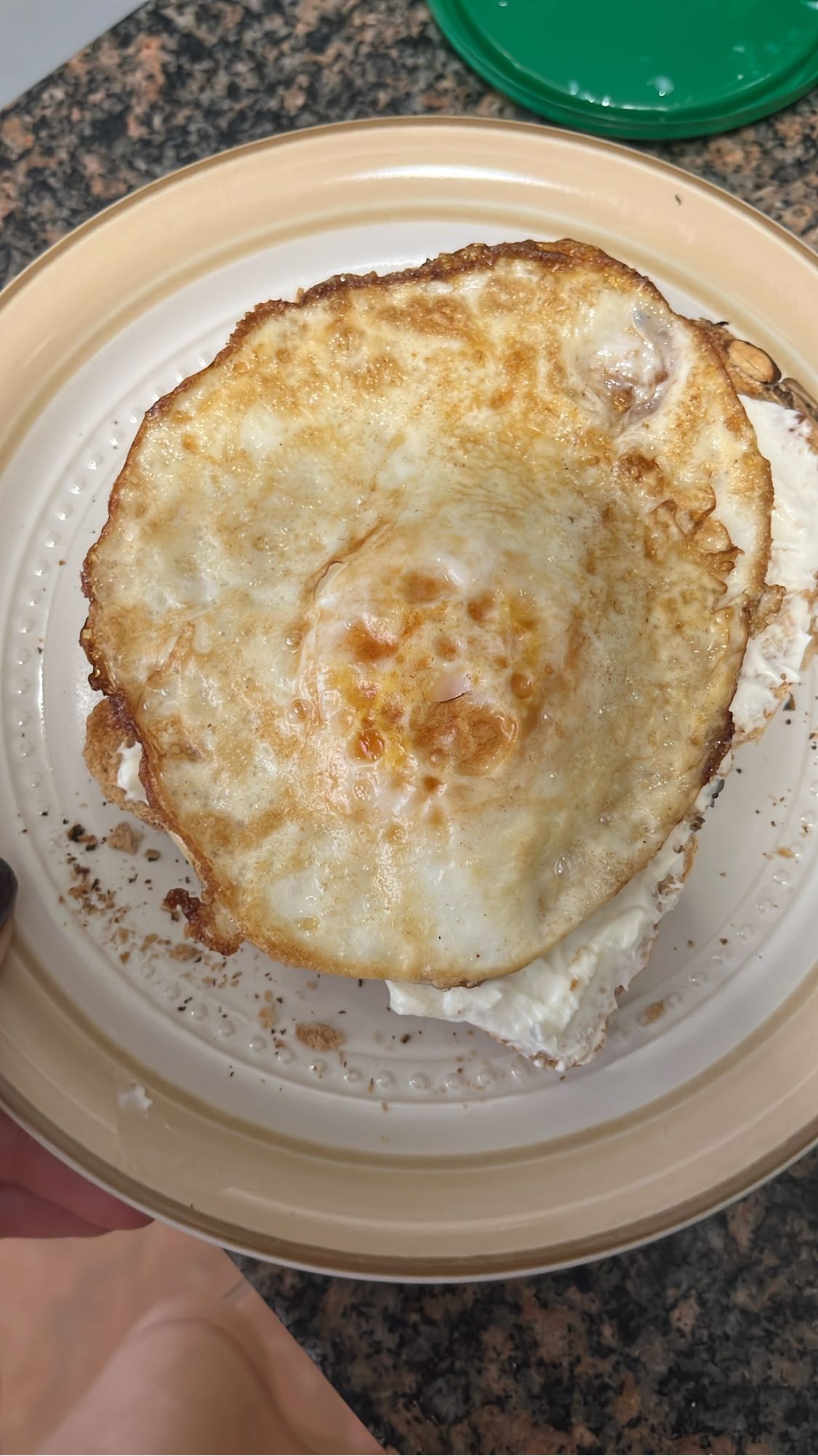 Sándwich de huevo frito