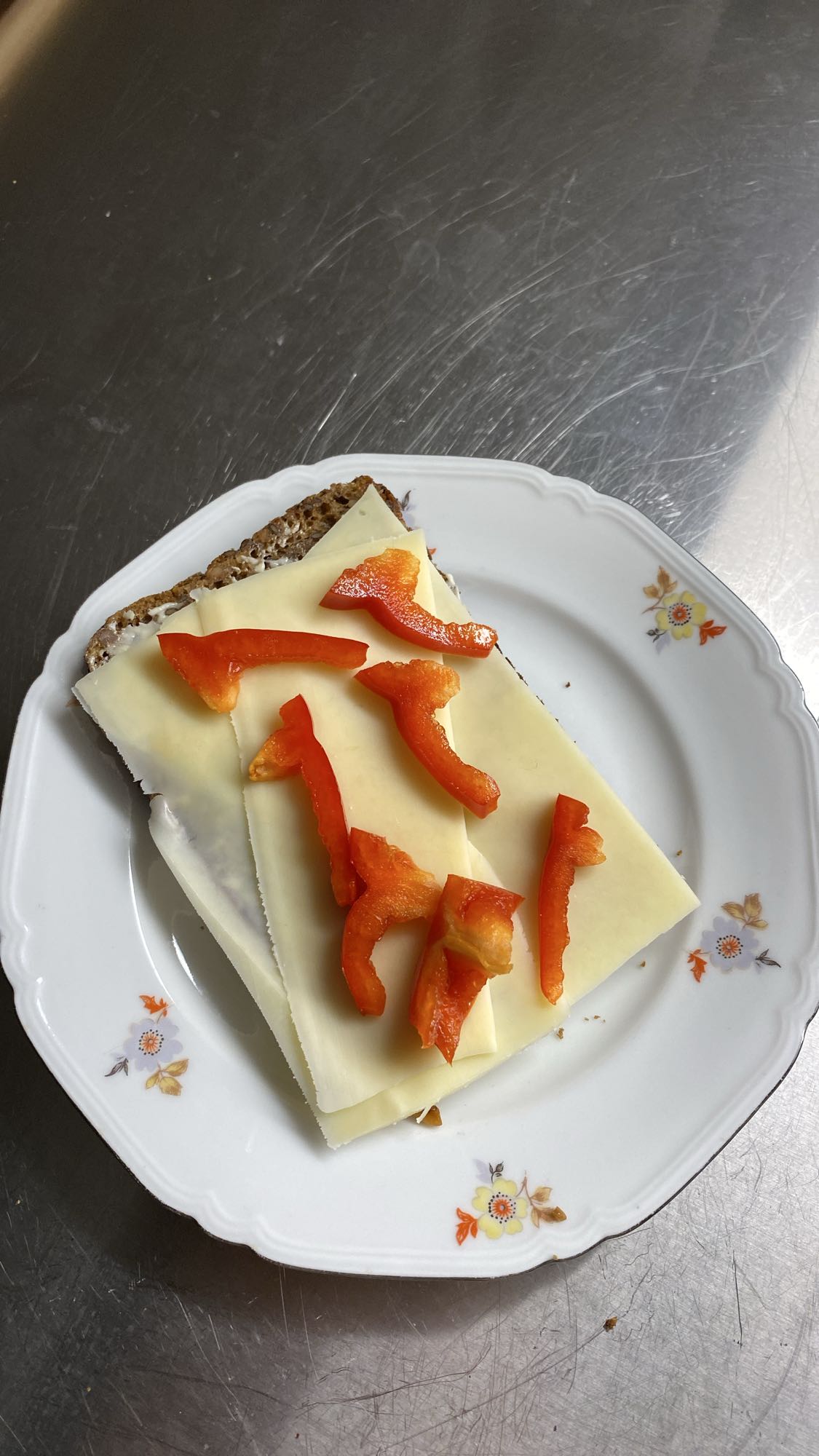 Ostsmörgås med paprika