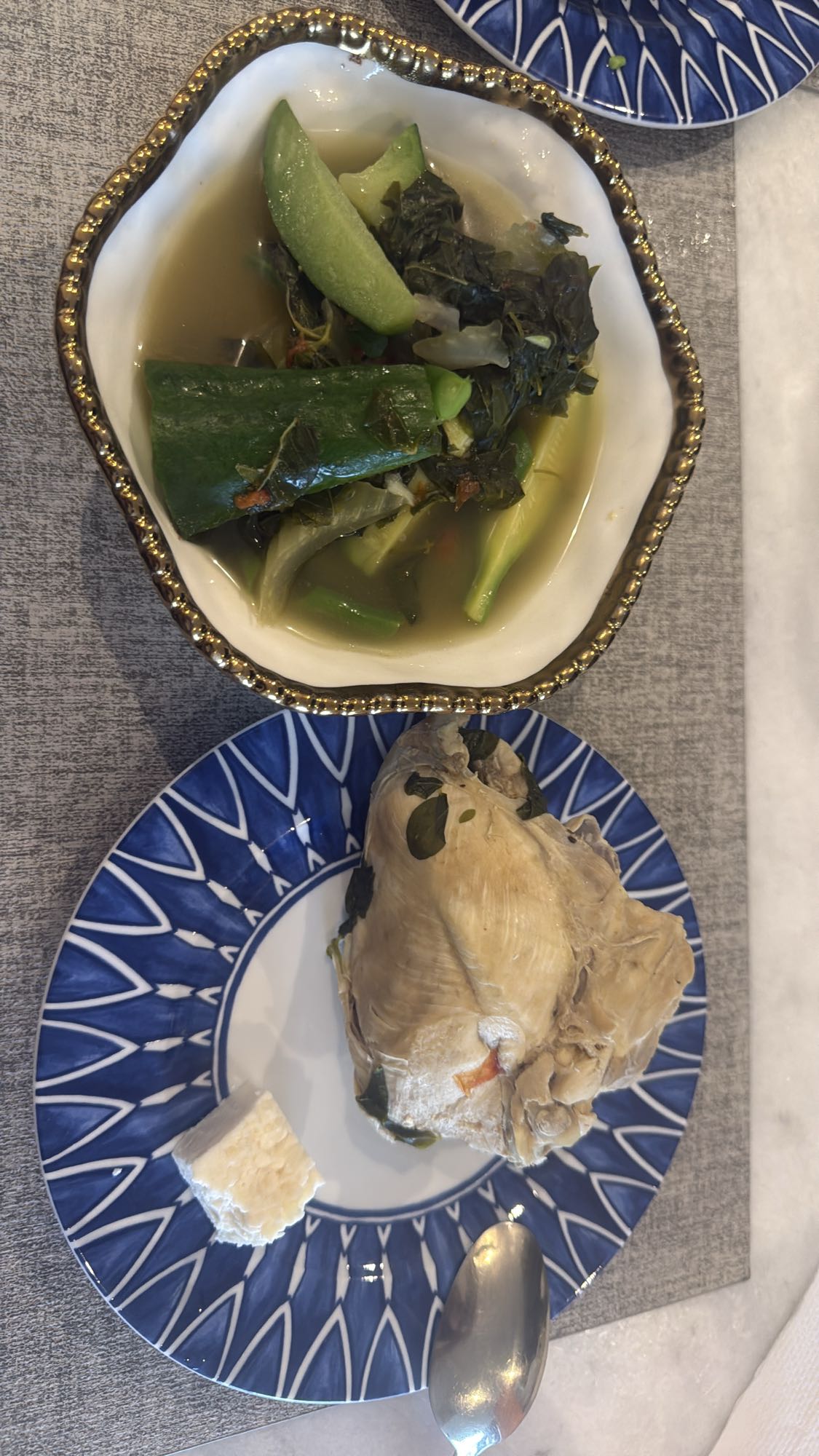 Pollo hervido con verduras