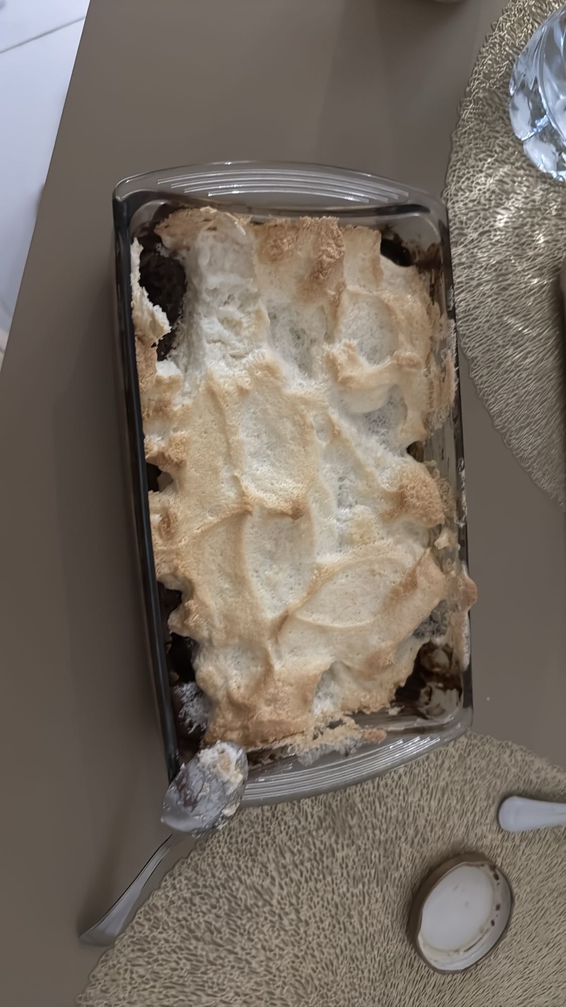 десерт из яиц, яблока и овсяной муки с кремом из белков