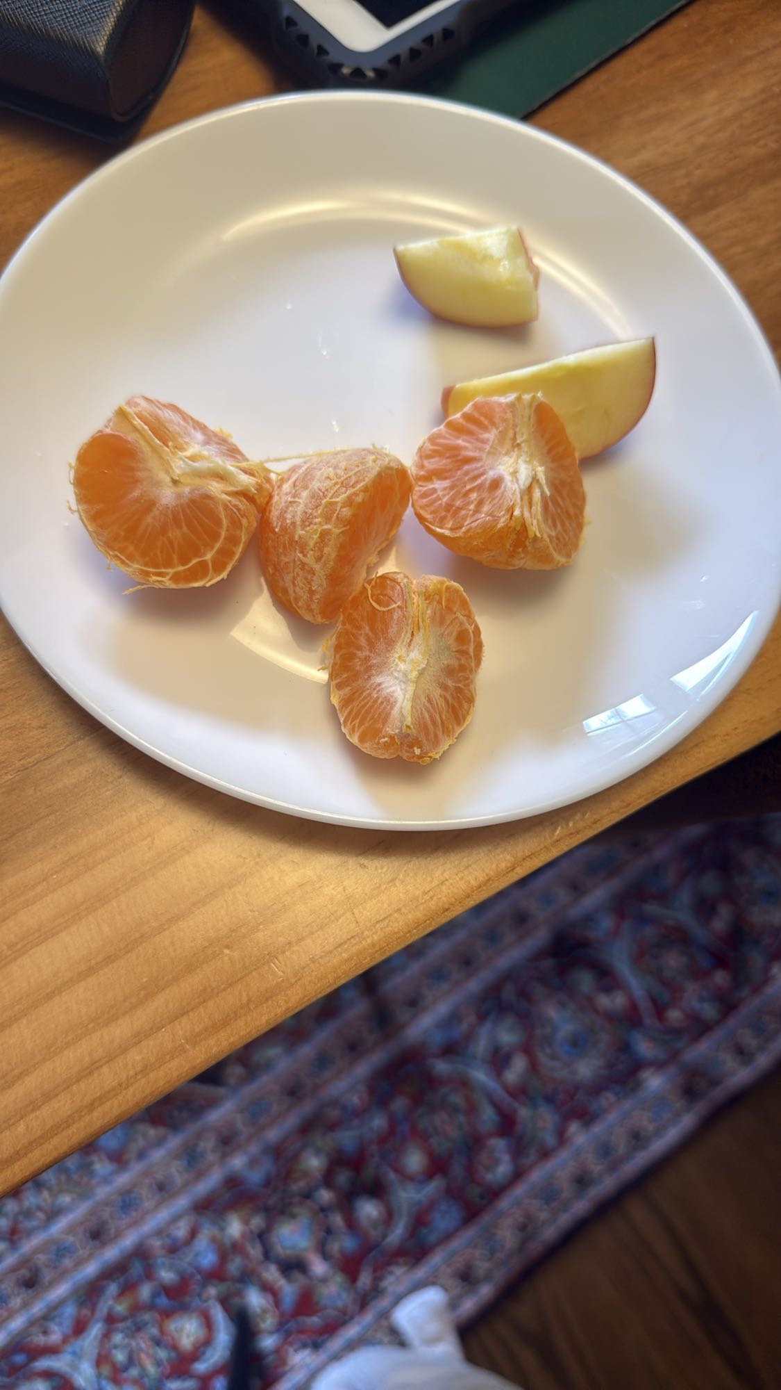 Mandarin and apple plate