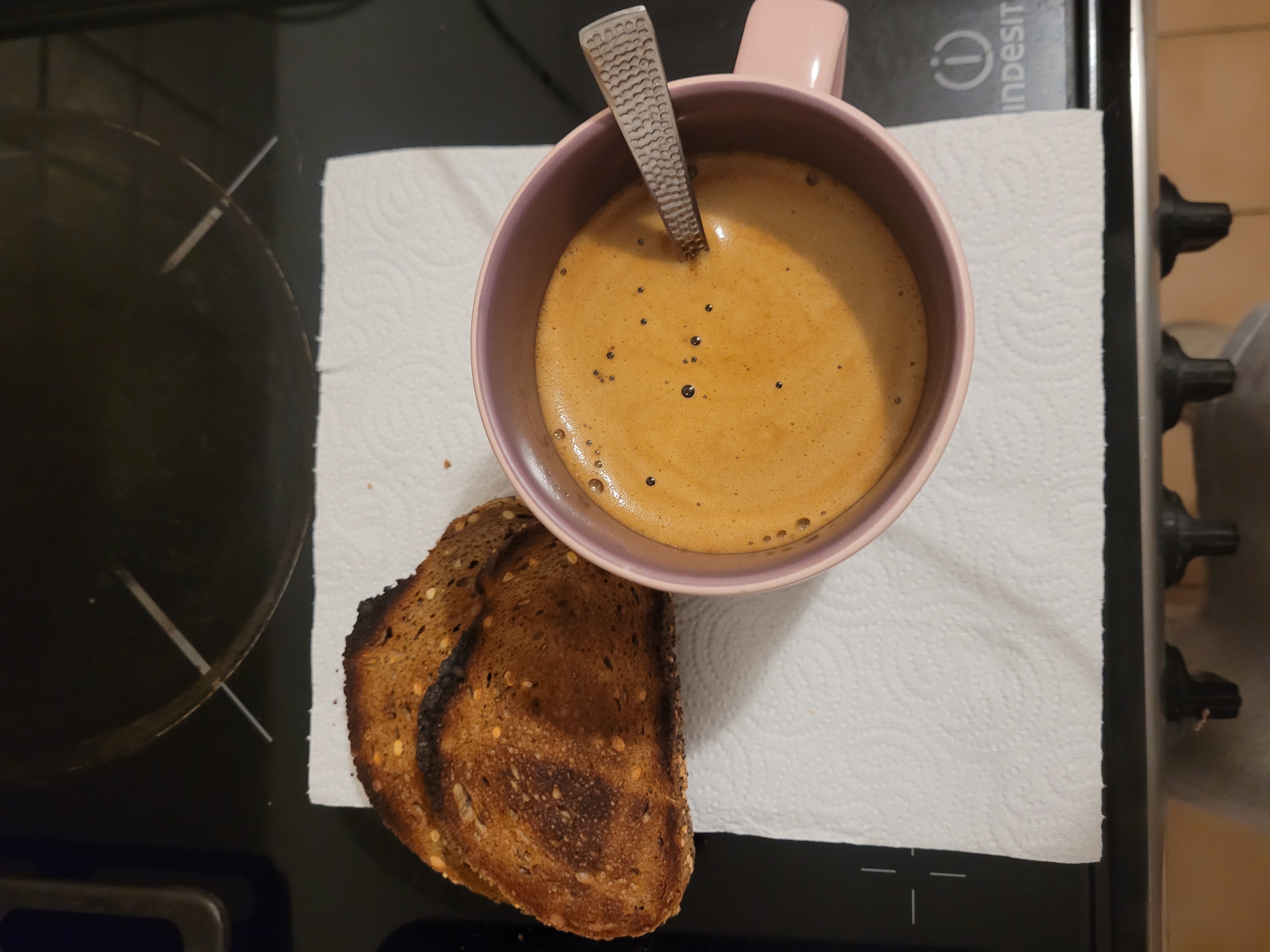 Café et pain grillé