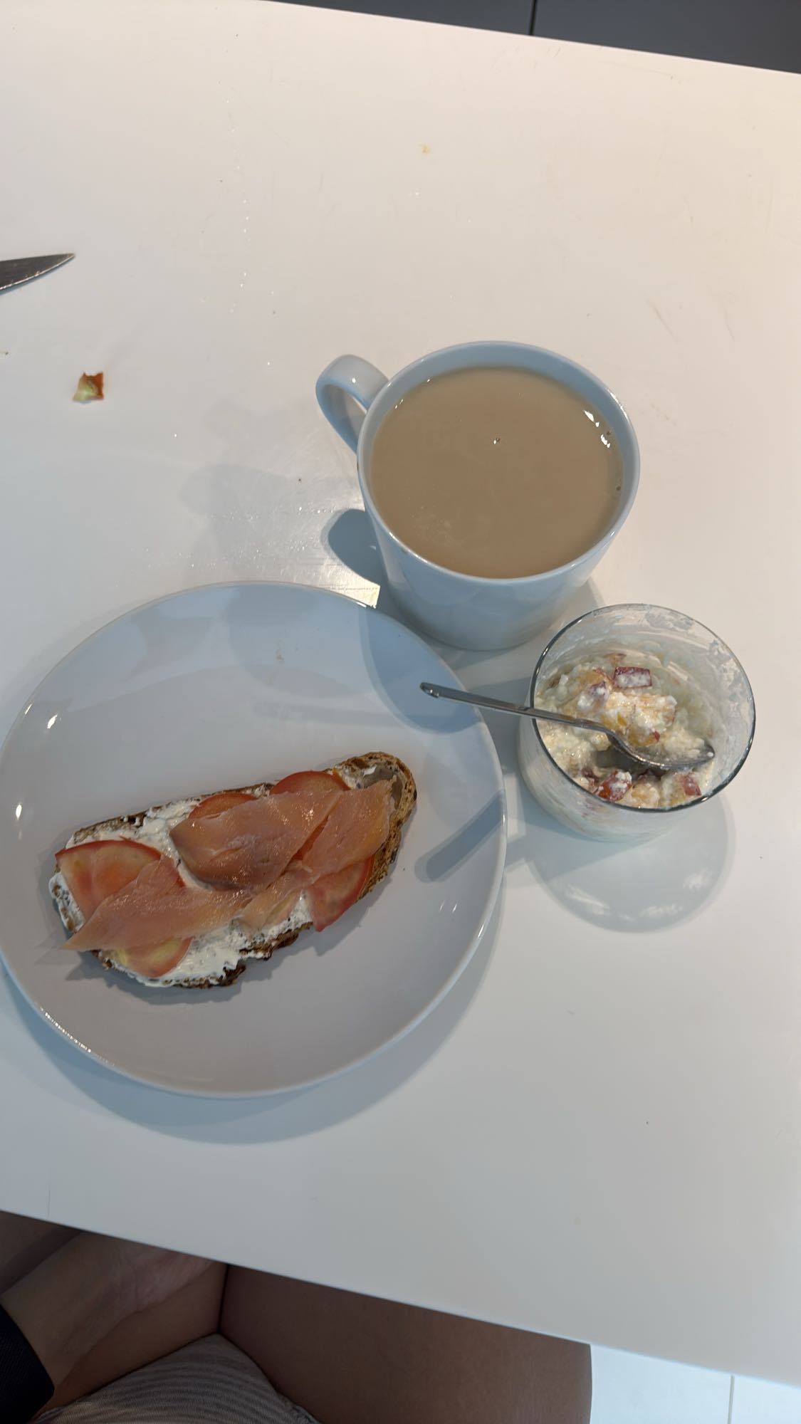 Завтрак с лососем и творогом