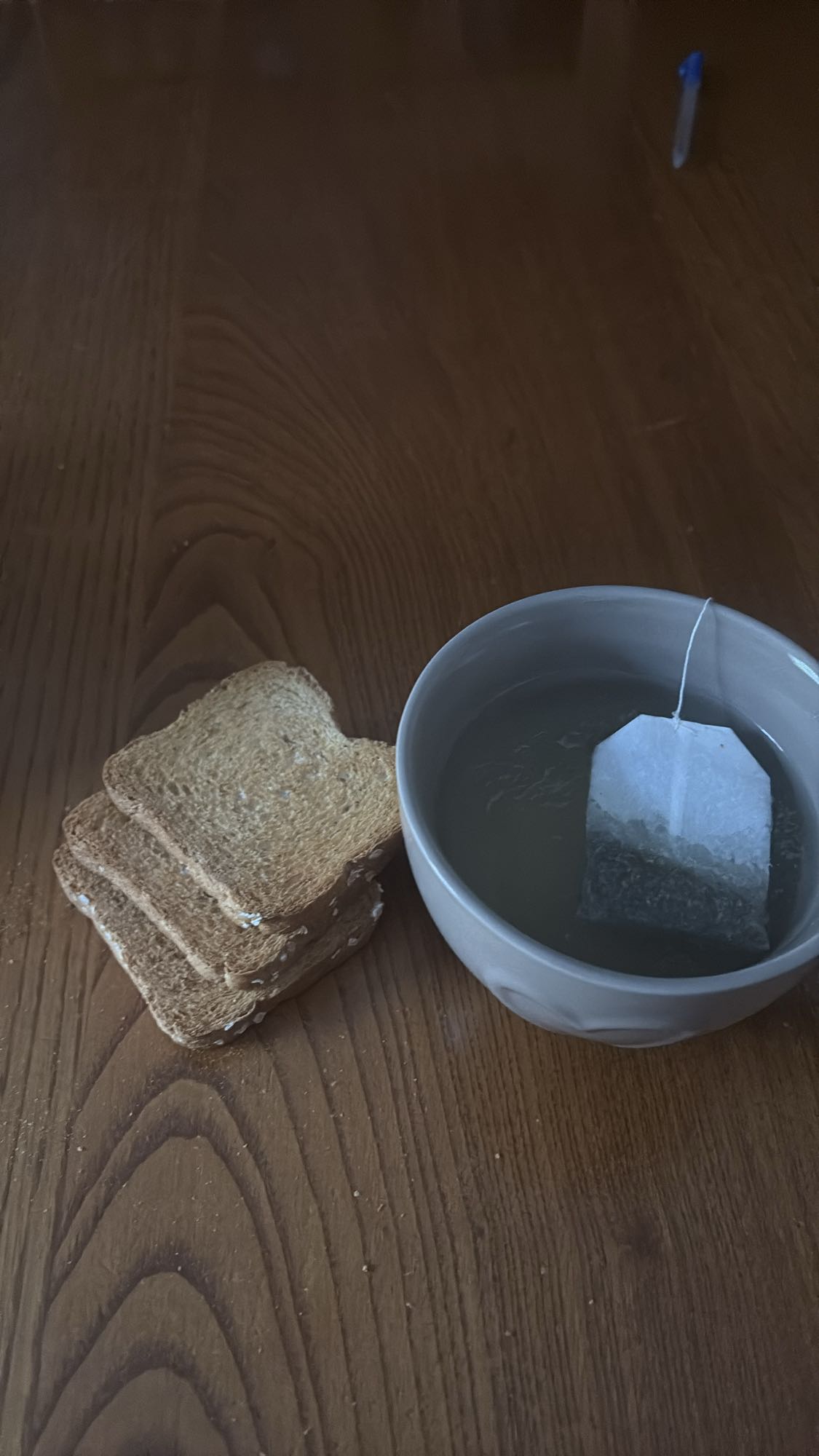 Tost ve bitki çayı