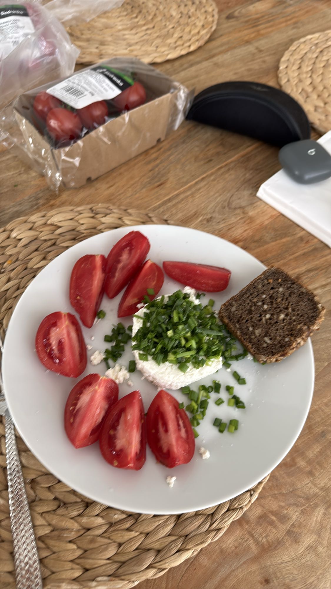 Twaróg z pomidorami