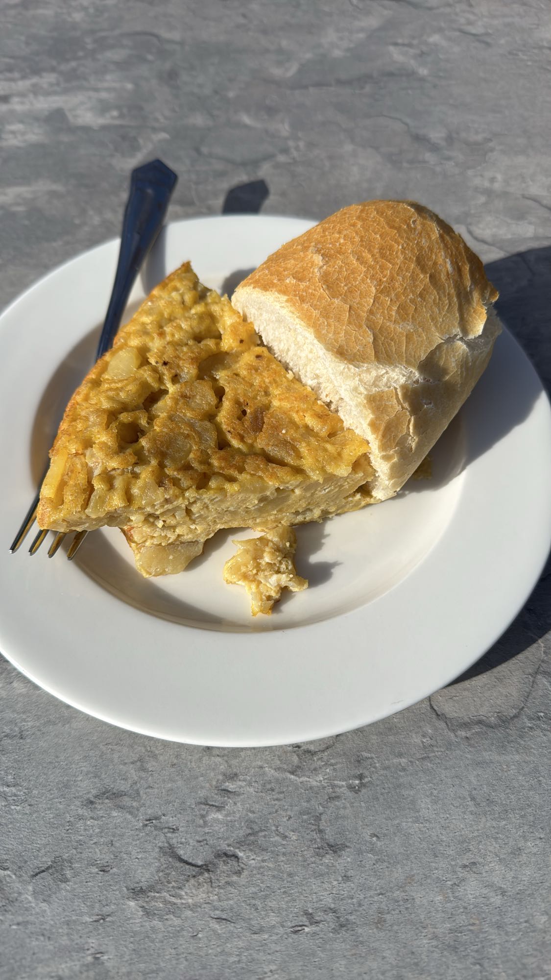 Tortilla española con pan