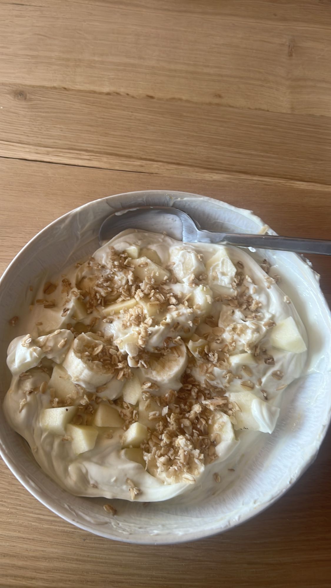 Yoghurt met banaan en appel